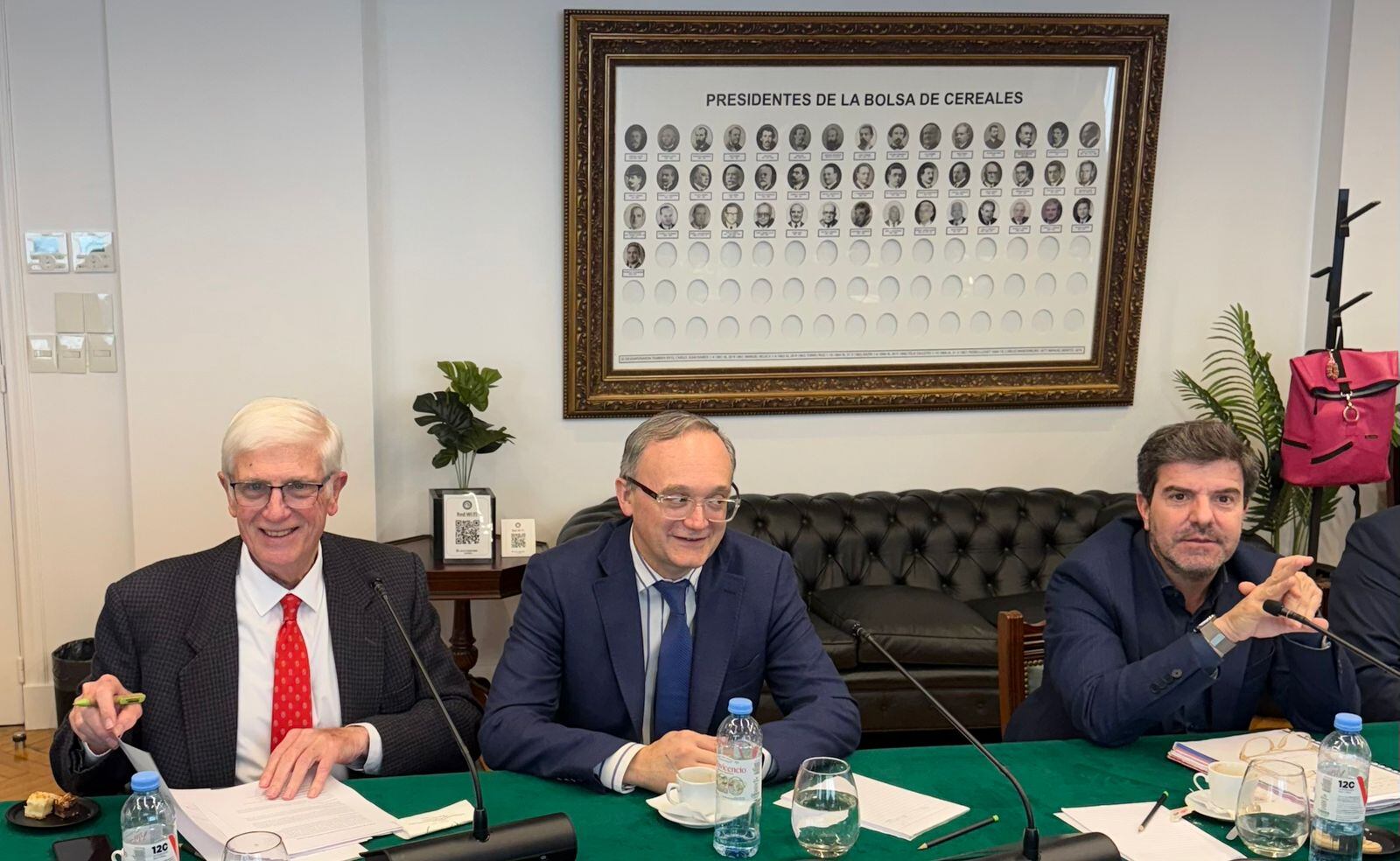 Alberto Morelli, coordinador nacional de GPS; Gustavo Idígoras, presidente del CAA, y Diego Cifarelli, tesorero del CAA