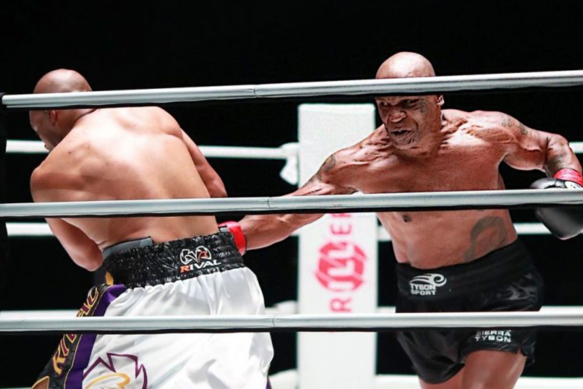 La última vez que Tyson se subió al ring fue en un combate de exhibición con Roy Jones en noviembre de 2020 (AFP)