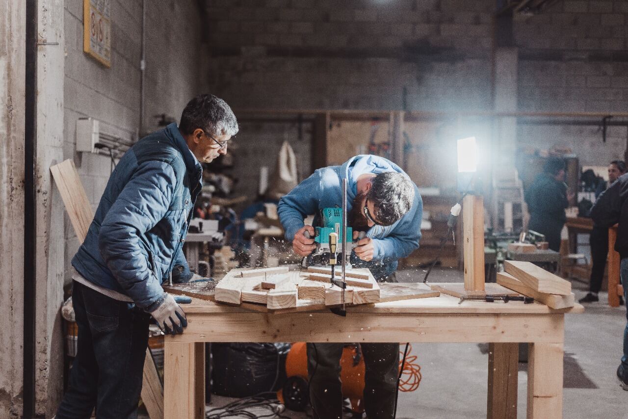 Oficios es una Organización no gubernamental sin fines de lucro, que nació en 2006