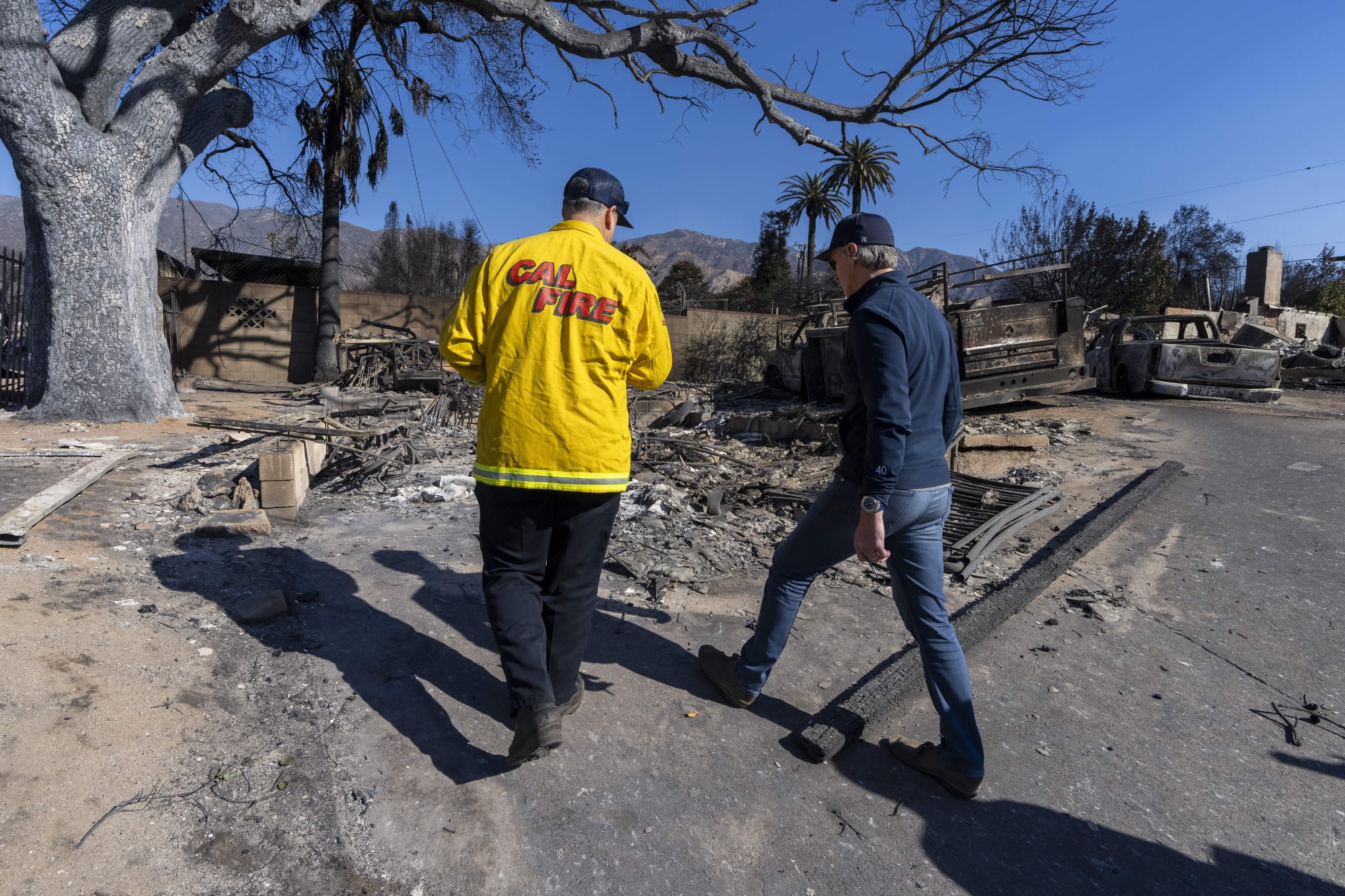 Newsom emitió más de dos docenas de órdenes ejecutivas desde los incendios de enero de 2025