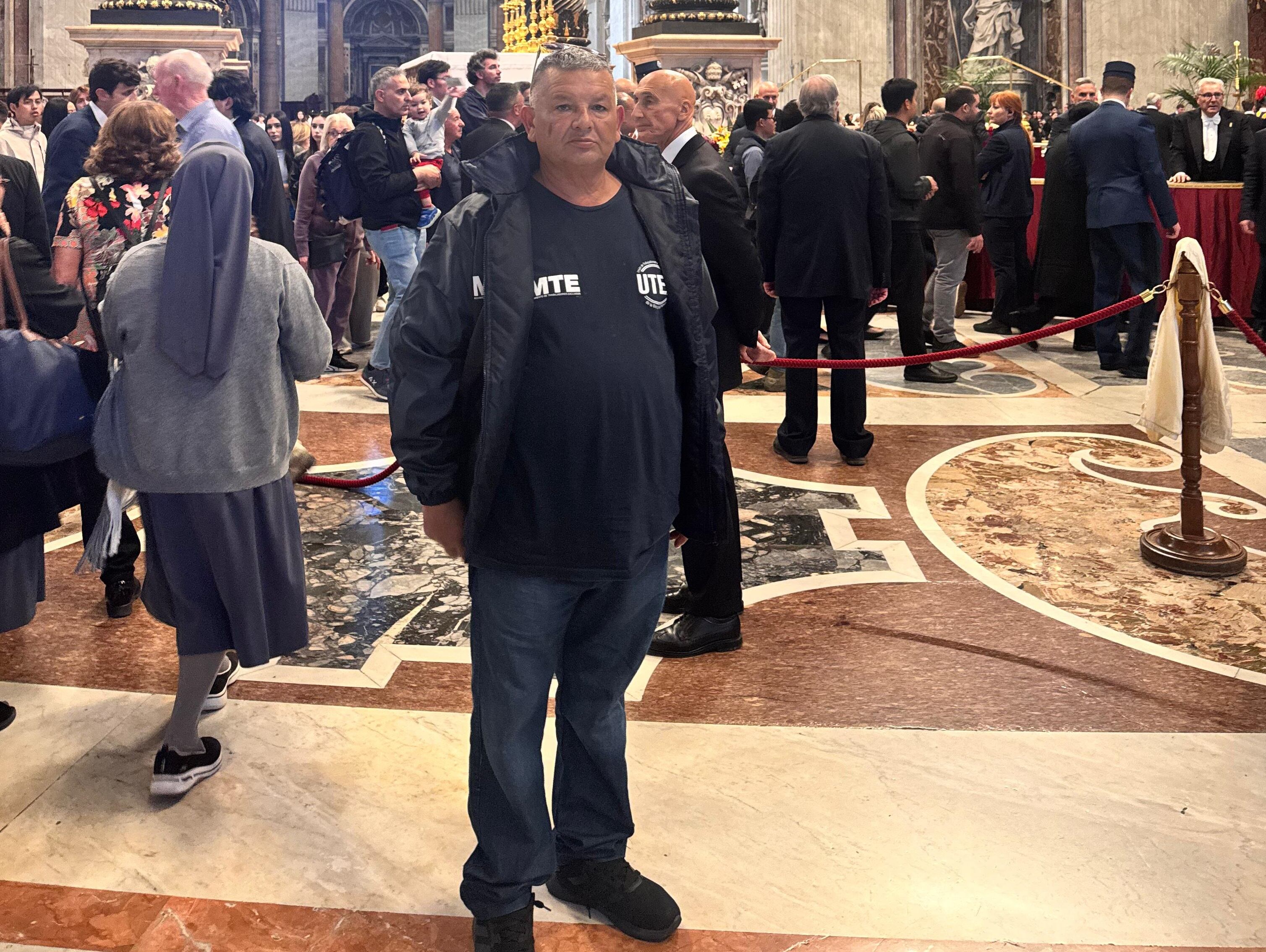 El cartonero Sergio Sánchez viajó a Roma a despedirse de su amigo el papa Francisco