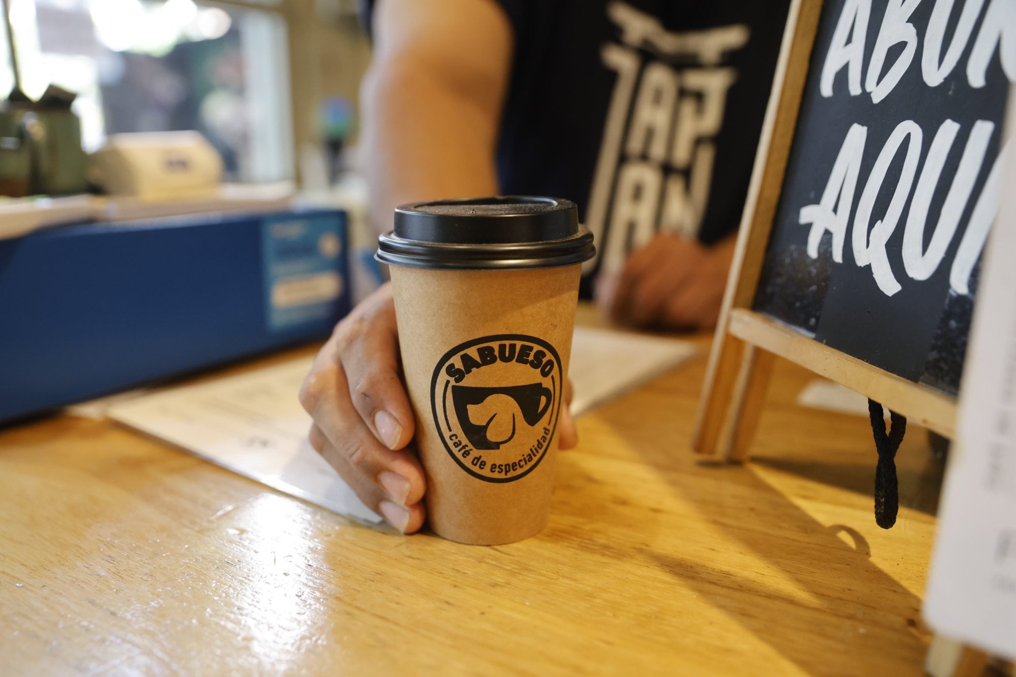 Un bar apto para mascotas identificado desde su nombre