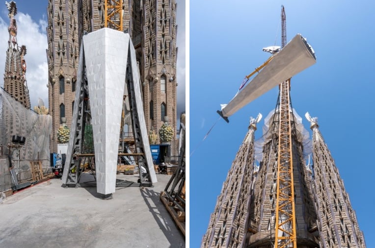 El momento en el que se iluminó por primera vez en la historia la torre de Jesucristo, la más alta de la Sagrada Familia 5 El montaje de la cruz requirió del involucramiento de un gran equipo de operarios