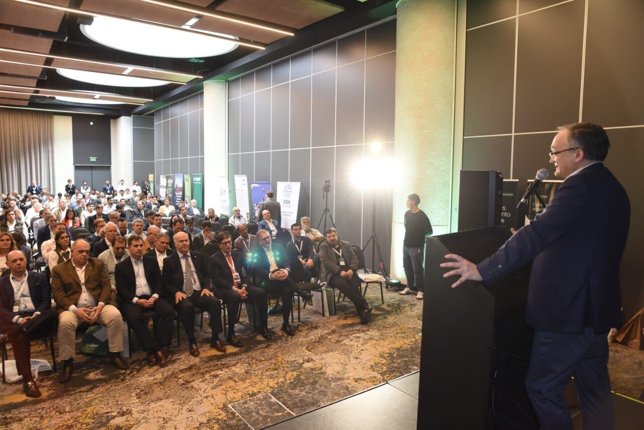 El titular del CAA llamó a aprobar un paquete de leyes para asegurar competitividad, sustentabilidad y desarrollo federal en la agroindustria