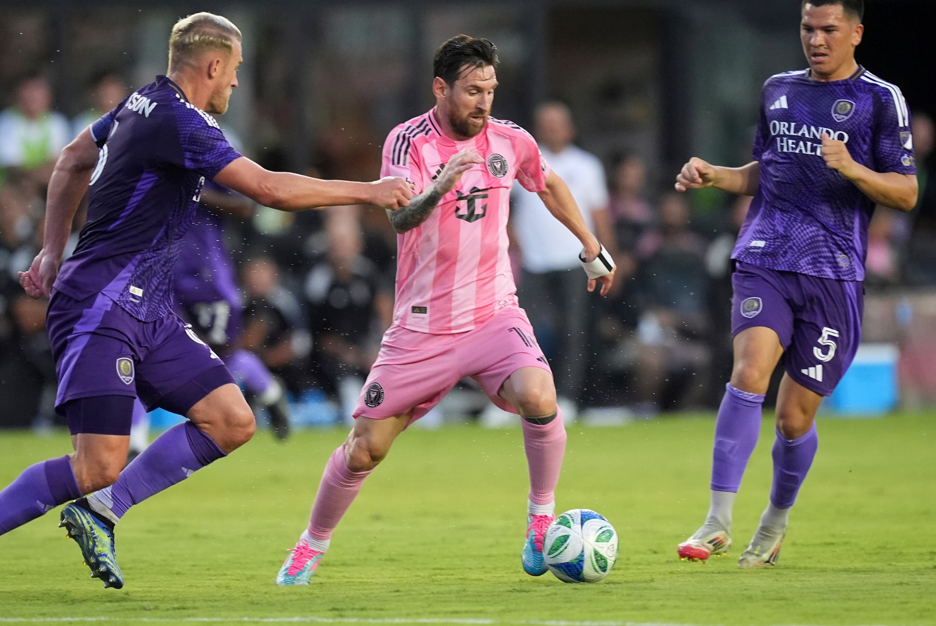 El capitán en acción contra Orlando City, que derrotó por 3-0 y 4-1 a Inter Miami en sus duelos de esta temporada por la Major League Soccer.