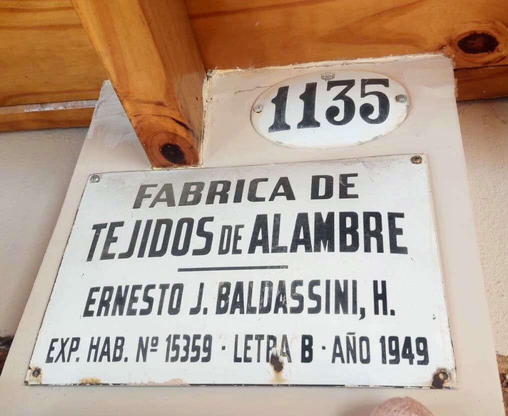 El abuelo creó su propia fábrica.