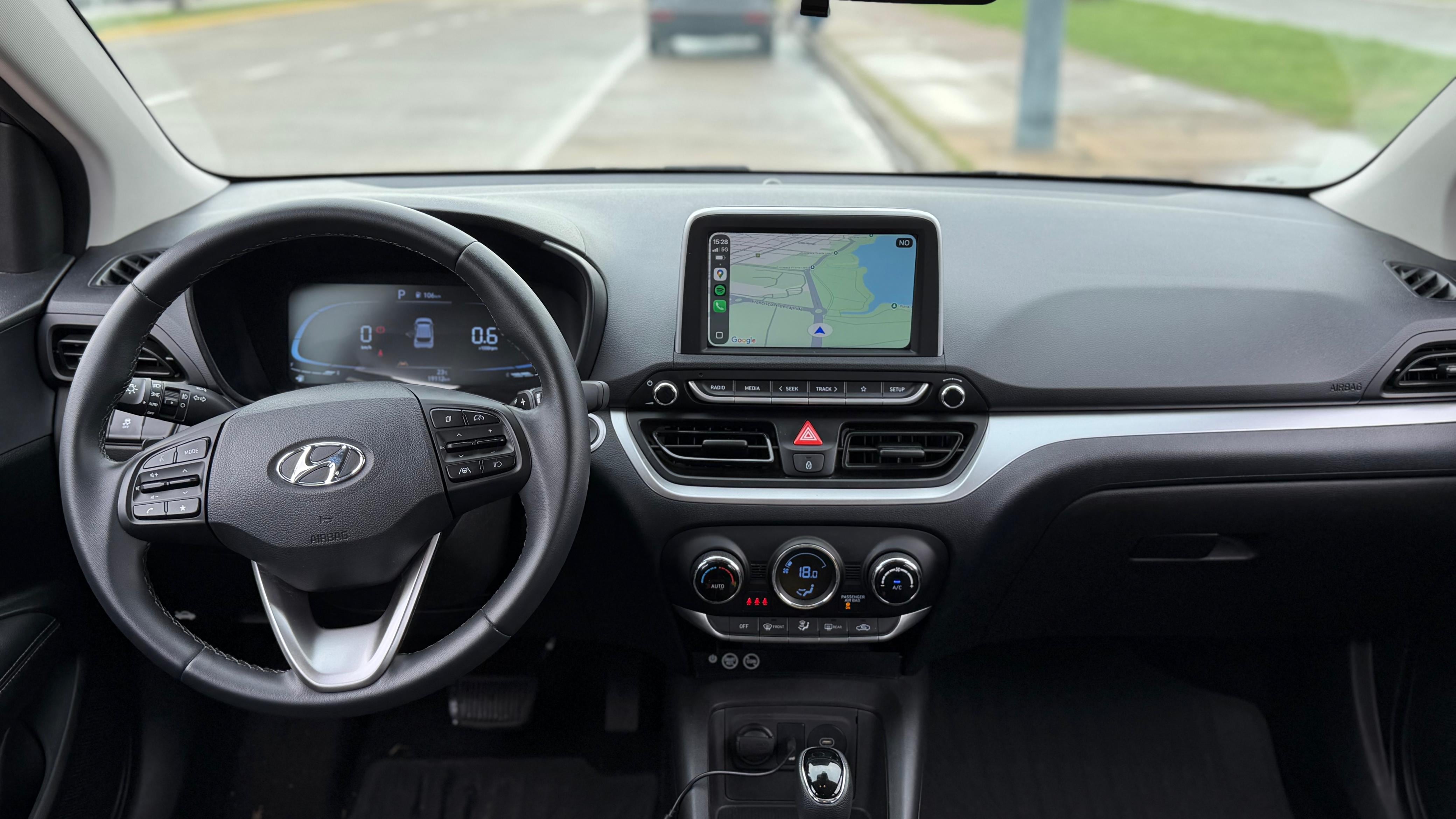 Cuenta con control de velocidad crucero con función de limitador de velocidad