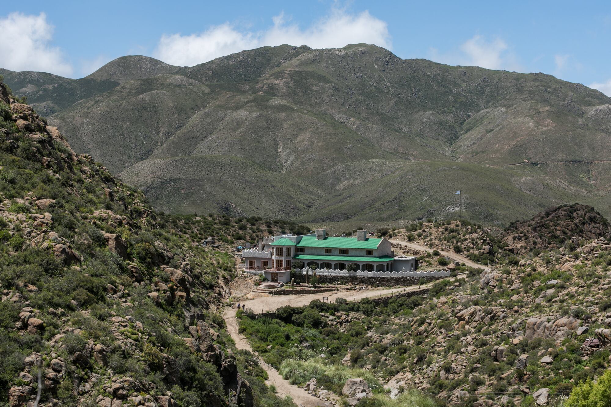 El Refugio del Minero asoma entre los cerros de Catamarca.