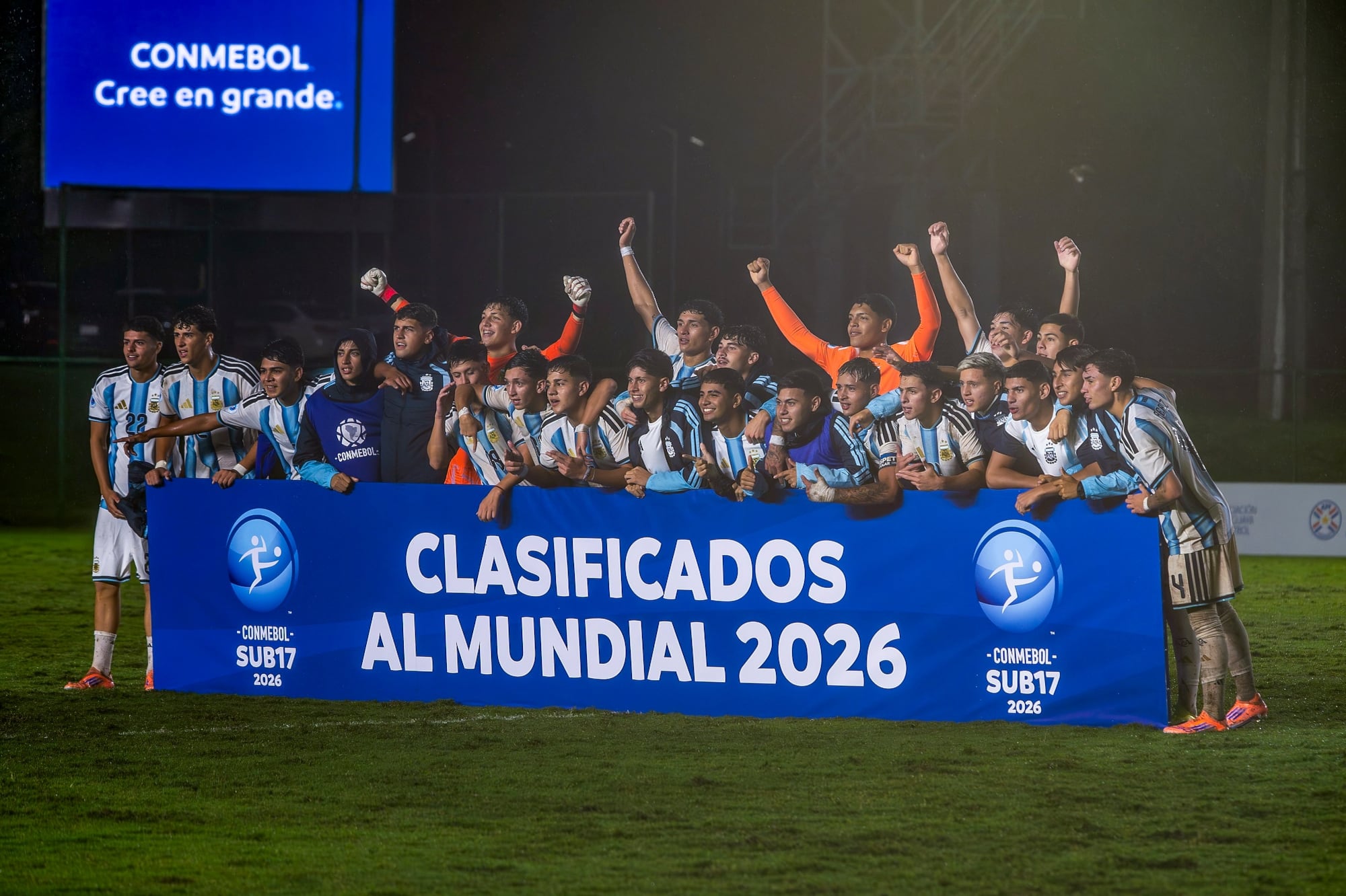 Después de acceder al Mundial de Qatar, la selección argentina sub 17 va por otro objetivo: conquistar el Sudamericano de Paraguay; lo definirá contra Colombia.