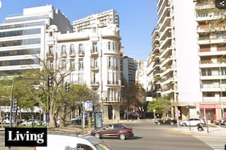 Qué se esconde detrás de las almenas y las cúpulas de este edificio sobre la 9 de Julio