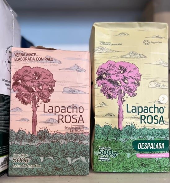 Quisieron tumbar un árbol para plantar yerba y terminó siendo la inspiración para su propia marca 7 Lapacho Rosa, el espectacular árbol que crece en Misiones entre los yerbales, y le da aún más color al paisaje. Es la flor oficial de la provincia desde 2005