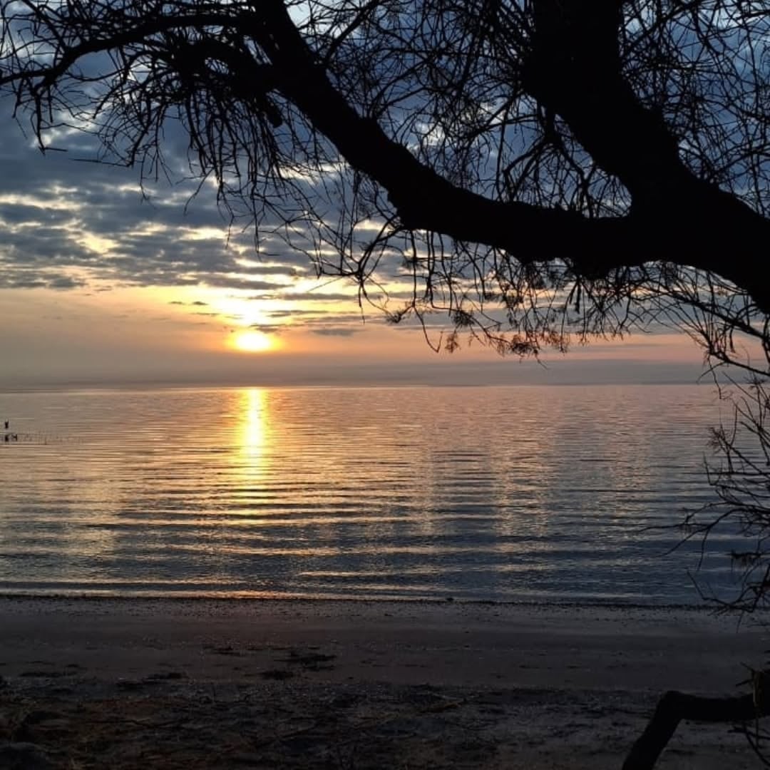 Los atardeceres en Los Pocitos son de los más valorados por los turistas, en especial desde su muelle de 240 metros de largo