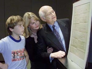 En 2000, un grupo encabezado por el productor Norman Lear compró la copia por 8,14 millones de dólares y luego la llevó de gira por Estados Unidos