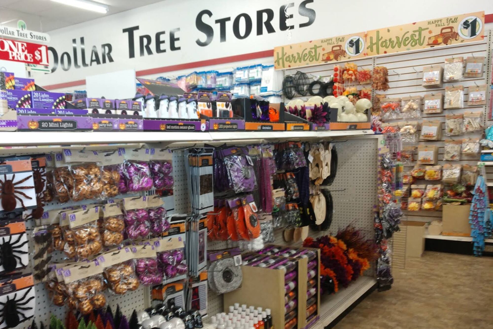 Dollar Tree se centró en conveniencia y bajo costo, mientras Family Dollar apunta a compras familiares de mayor volumen