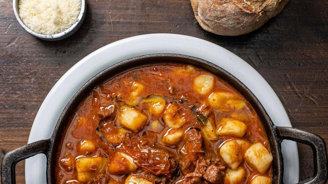 Ñoquis de papa con estofado a leña de La Dorita