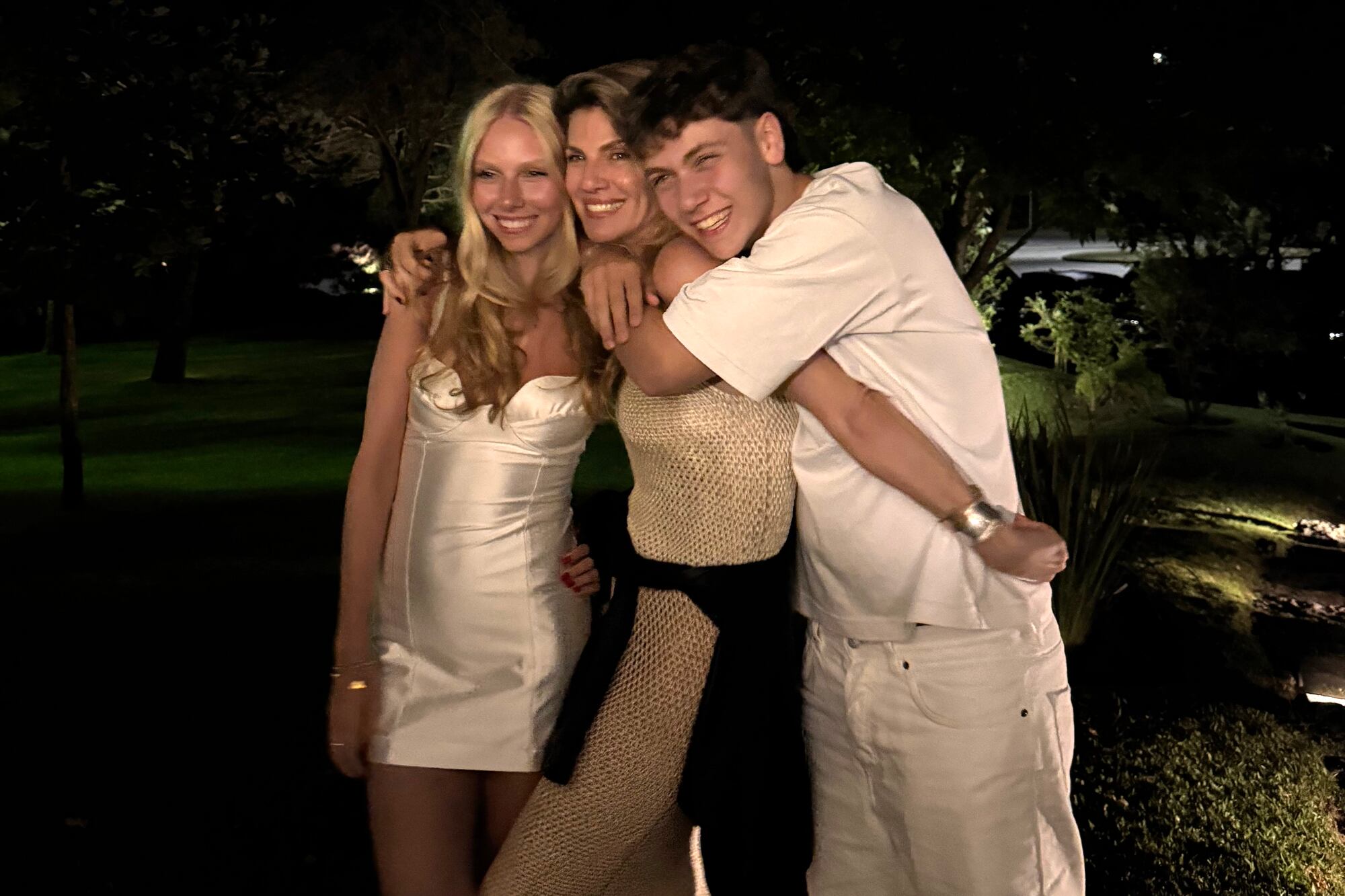 Natalia con sus hijos Mía y Alejo: