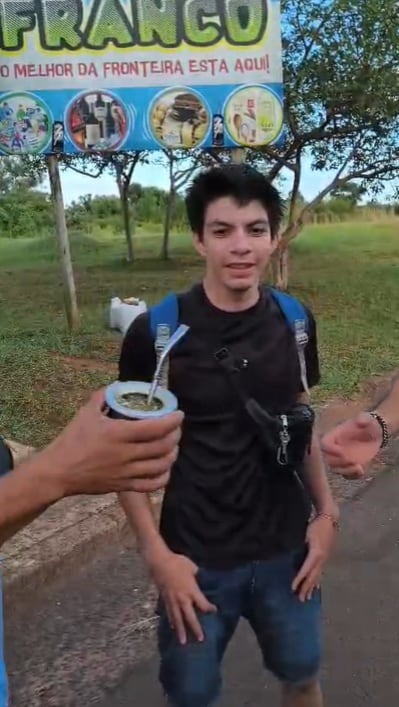 Un joven de Aristóbulo, por cruzar con otros cinco muchachos para ir a trabajar a Caxias