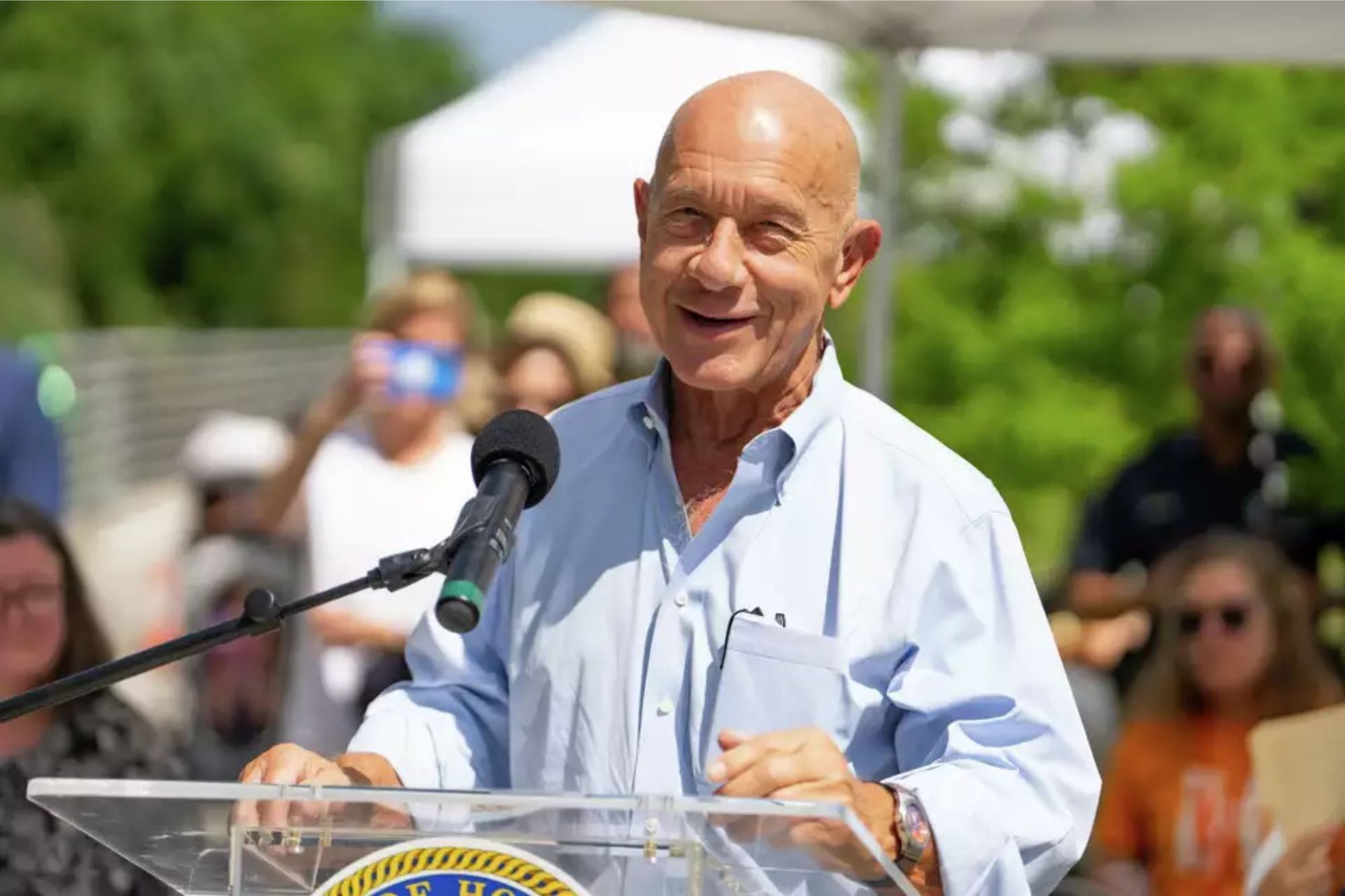 Whitmire señaló que el aumento salarial busca reconocer el sacrificio y los riesgos inherentes al trabajo de los cadetes de la policía