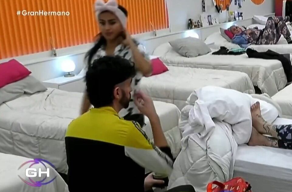 Ulises Apóstolo se persignó enfrente de Luz y abrió un nuevo frente de batalla