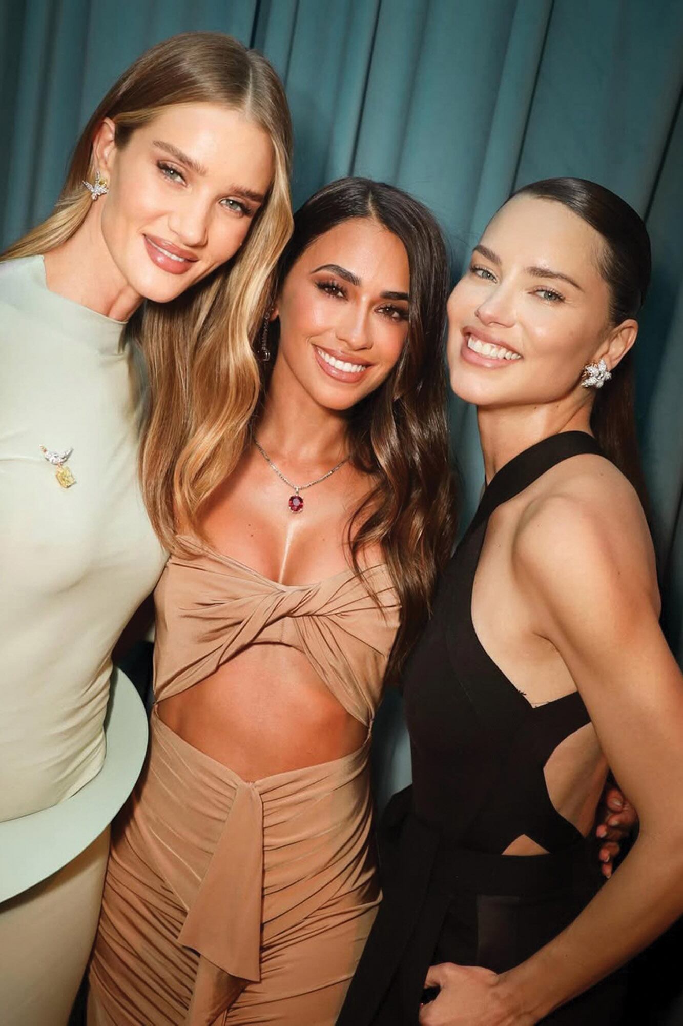 La mujer de Messi compartió la velada con las top
Adriana Lima y Rosie Huntington-Whiteley