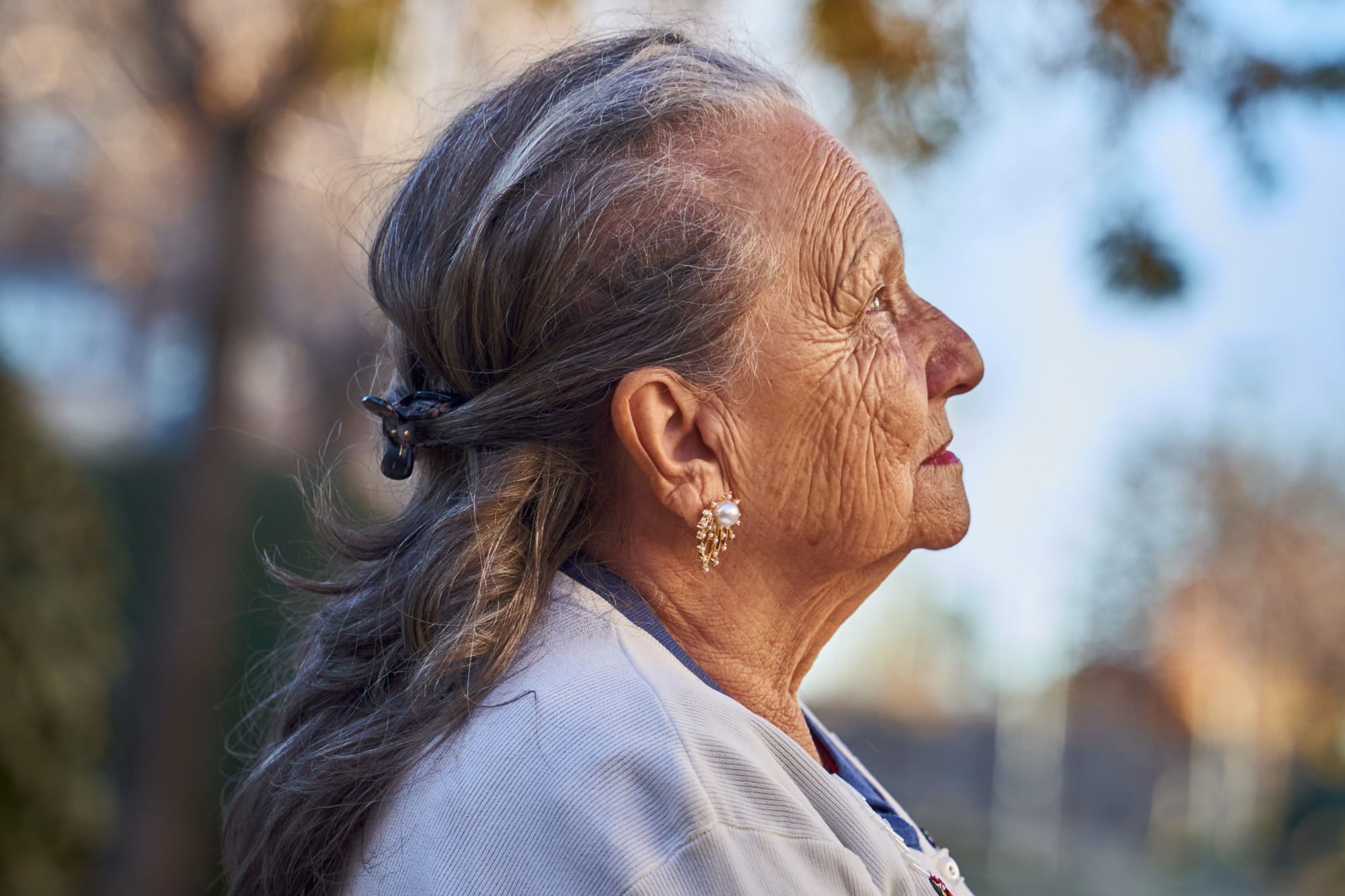 Esto dice la psicología: las personas de más de 55 años toleran mejor el silencio que las generaciones más jóvenes