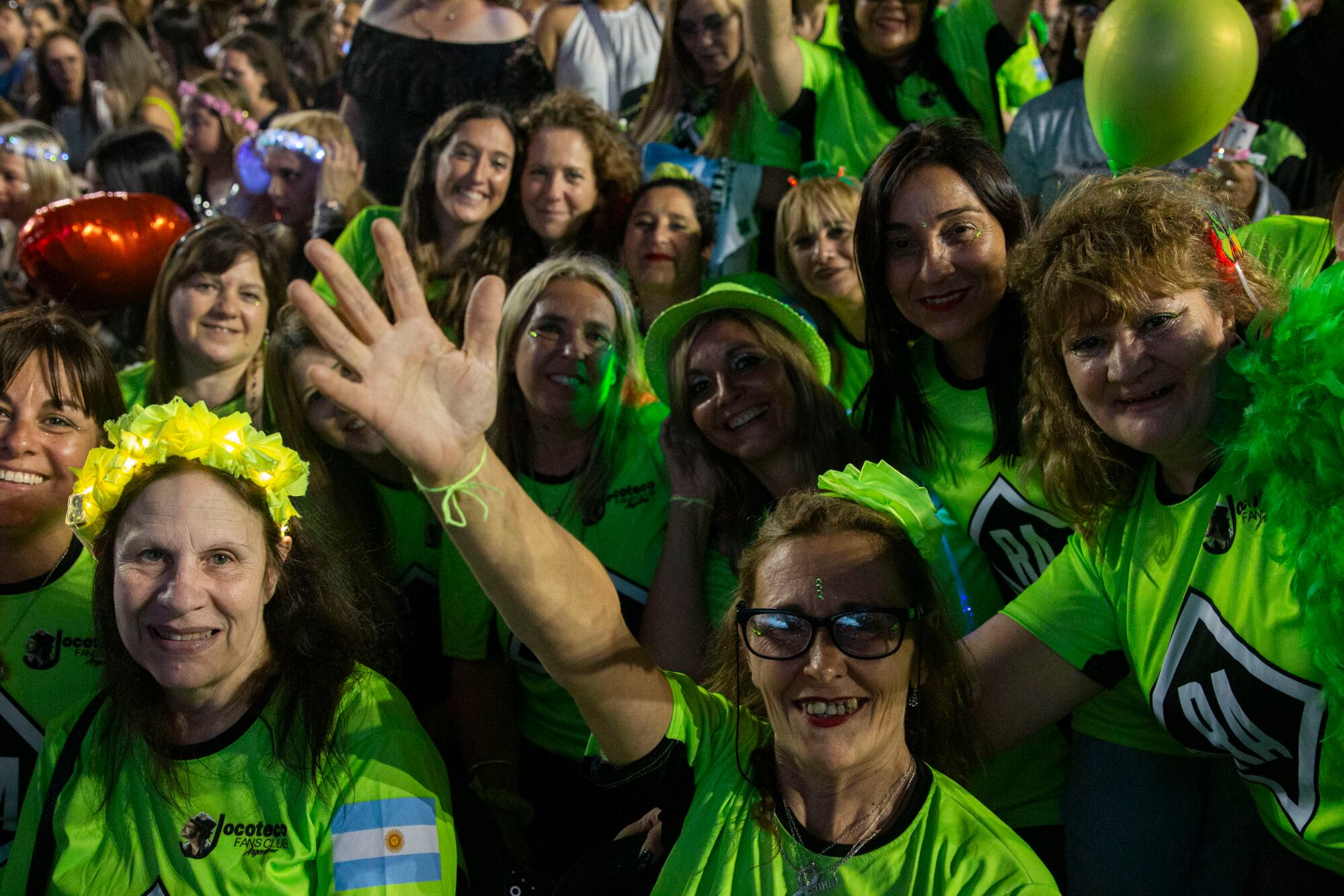 Fans de Ricardo Arjona, las de la primera y de la última hora, durante su último show en el Estadio de Vélez