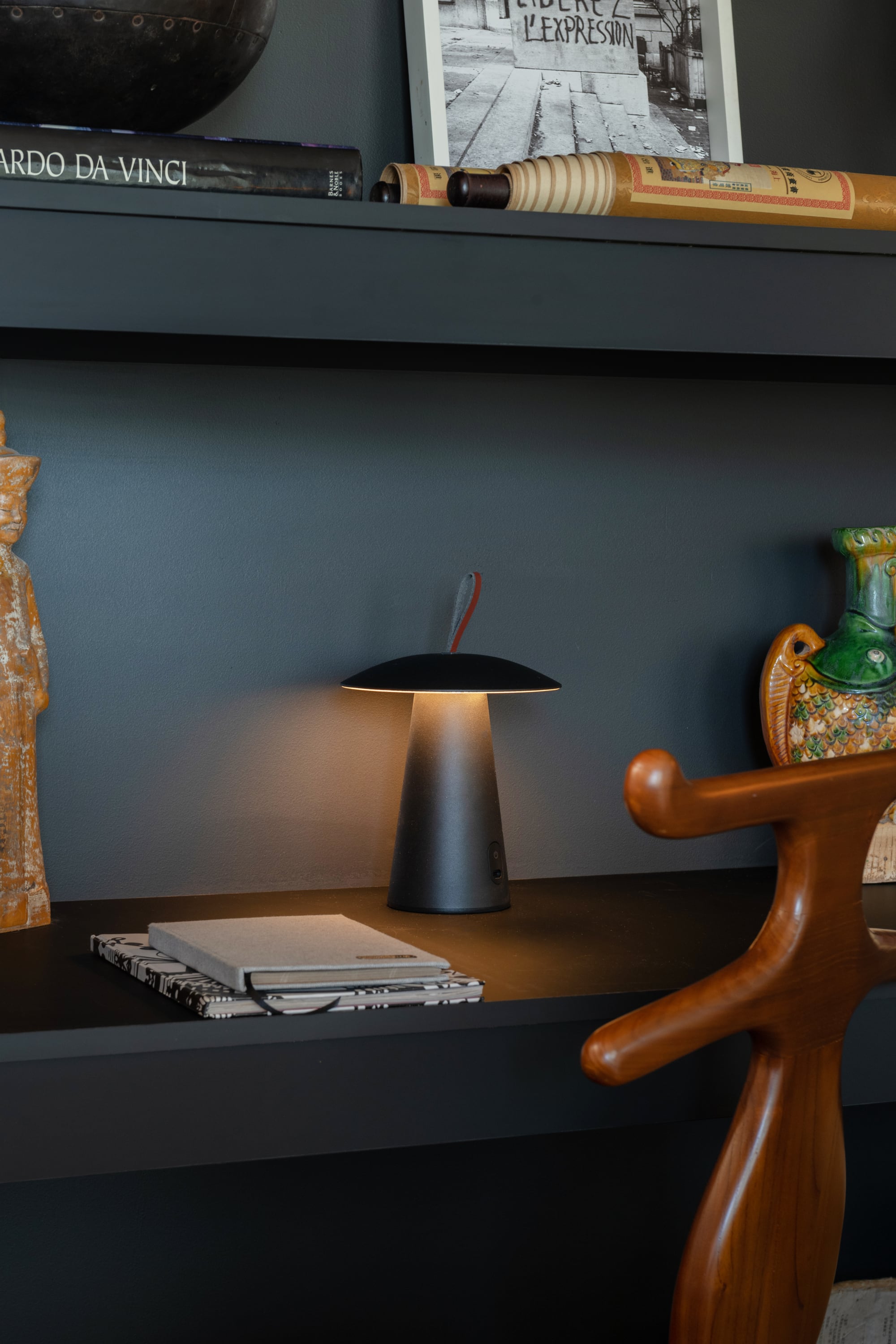 En forma de hongo, 'Lula' (IDEA), lámpara portátil, inalámbrica y recargable.