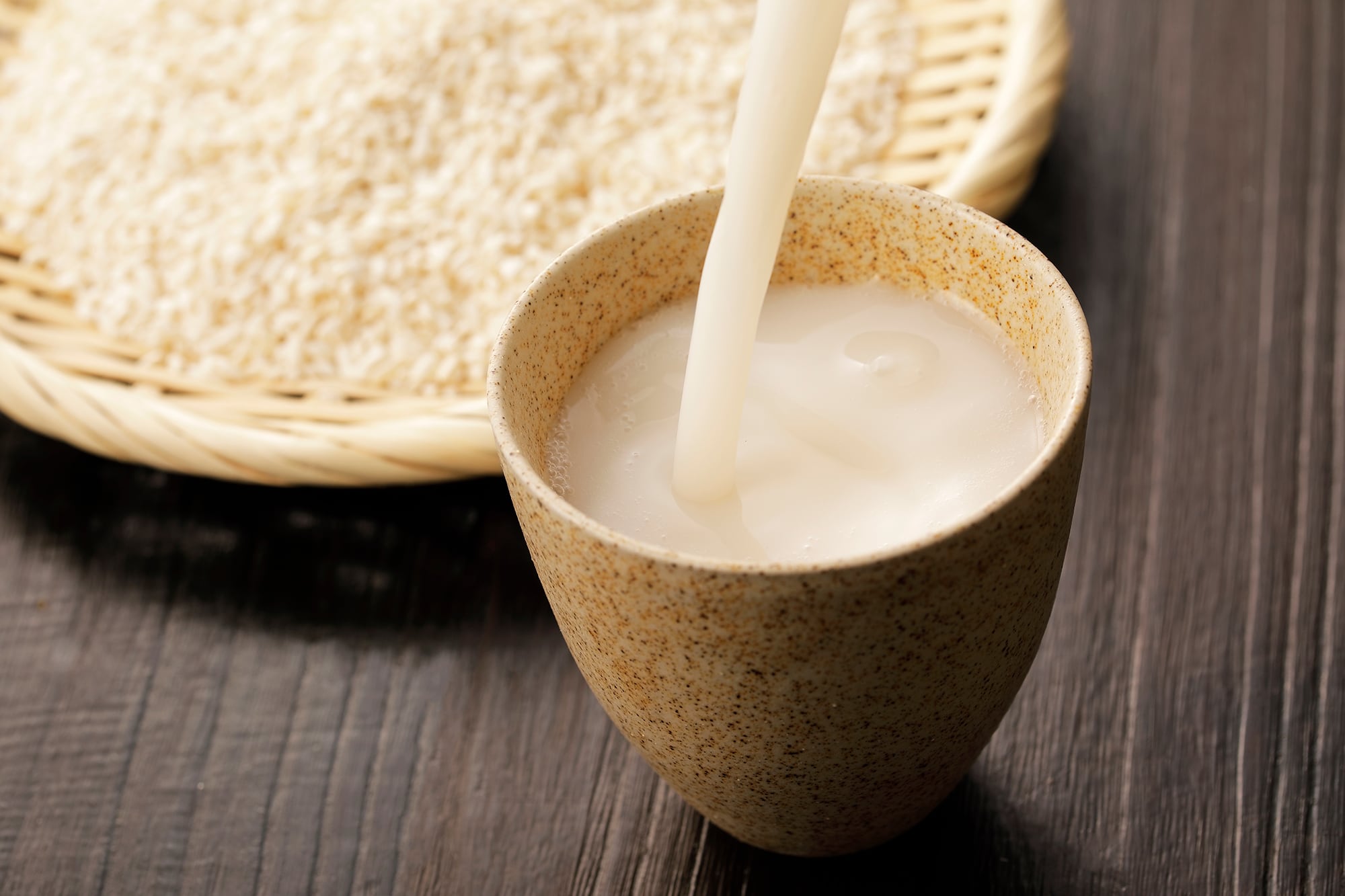 Amazake: la bebida japonesa fermentada de arroz con nutrientes y bacterias beneficiosas