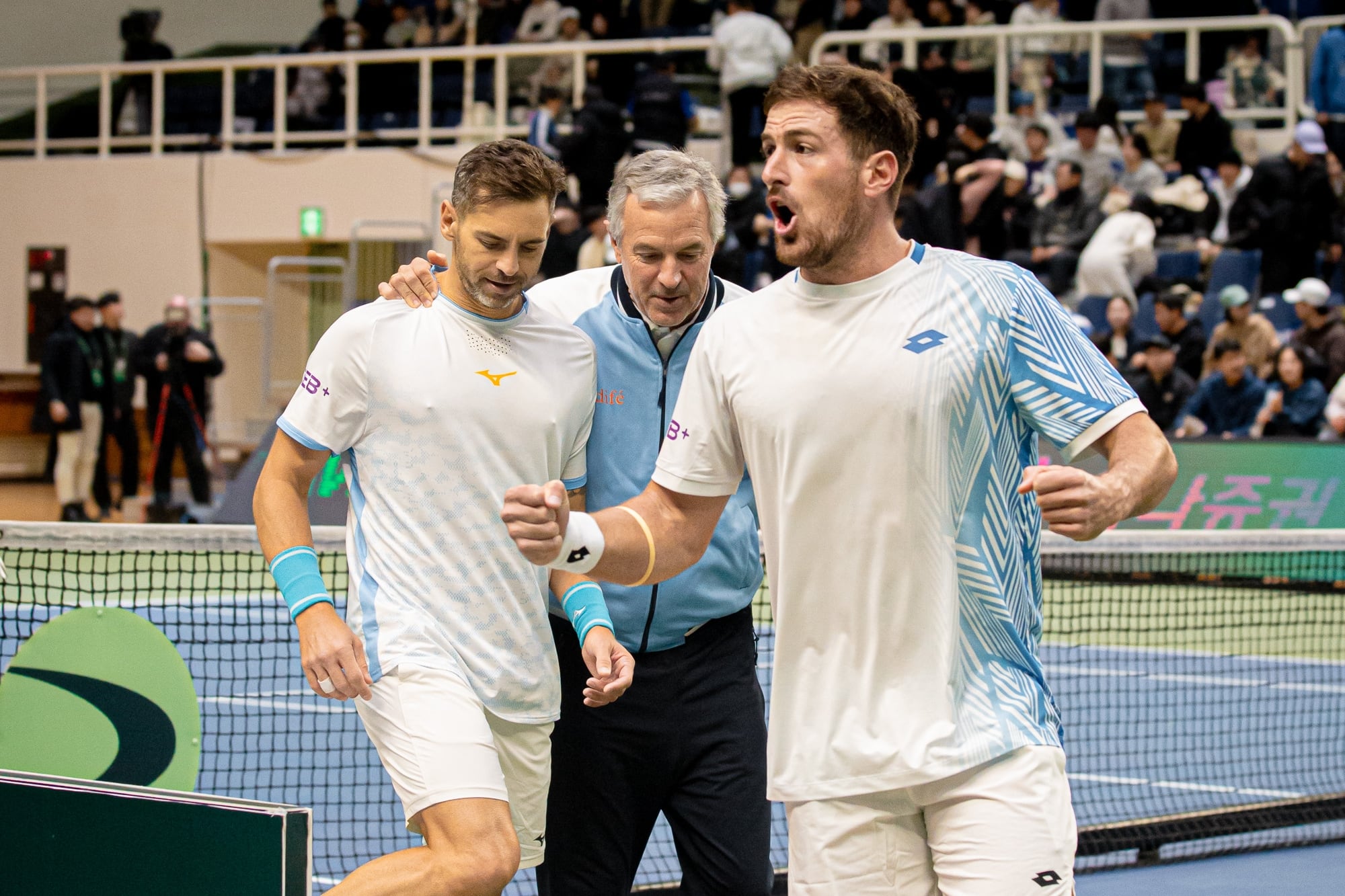 La alegría de Andreozzi, Frana y Gómez: fue el único festejo de Argentina en la segunda jornada de Copa Davis en Busan