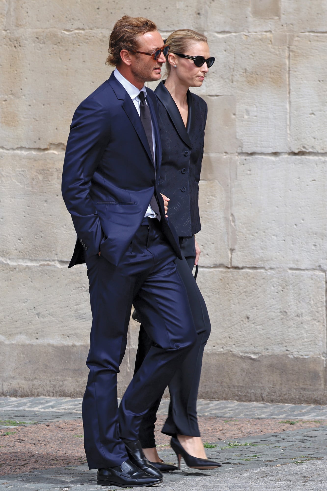 Pierre Casirgahi asistió
con su mujer, Beatrice
Borromeo, embajadora
de la maison. Para
la ocasión, la italiana optó por un traje,
zapatos y cartera de
Dior