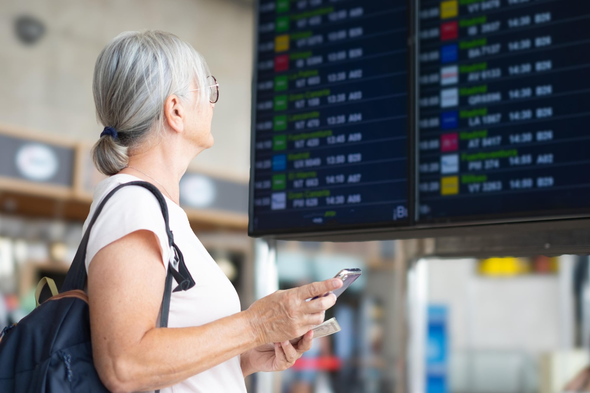 La TSA exigirá desde el 7 de mayo identificaciones autorizadas para abordar vuelos nacionales, aunque algunas podrán estar vencidas hasta por dos años