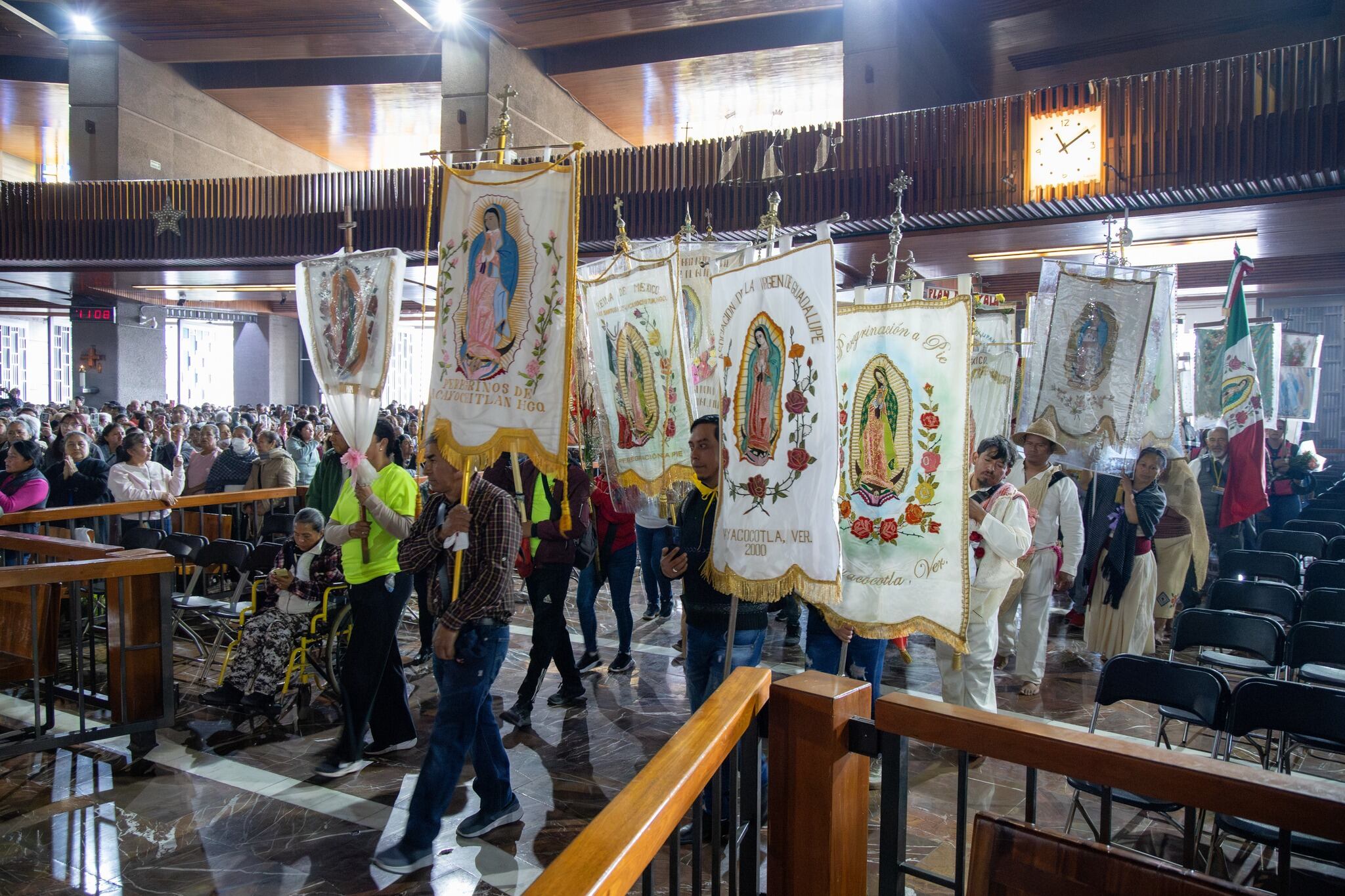 Millones de feligreses visitan cada año la Basílica de Guadalupe en la Ciudad de México en peregrinación (Insigne y Nacional Basílica de Santa María de Guadalupe)