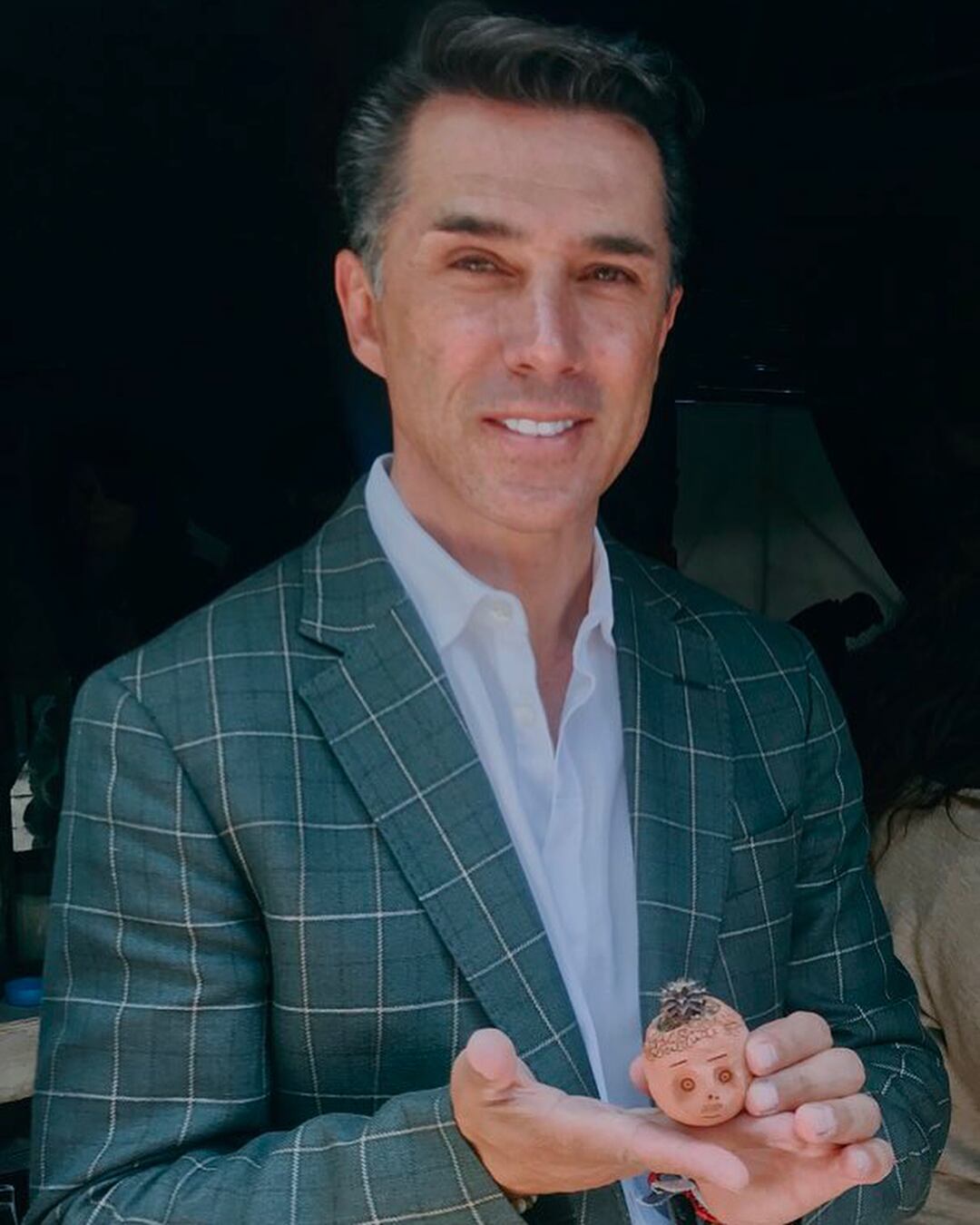 Sergio Mayer recordó cómo su padre trabajó como carnicero y chofer antes de convertirse en empresario, ejemplo de esfuerzo que marcó su vida