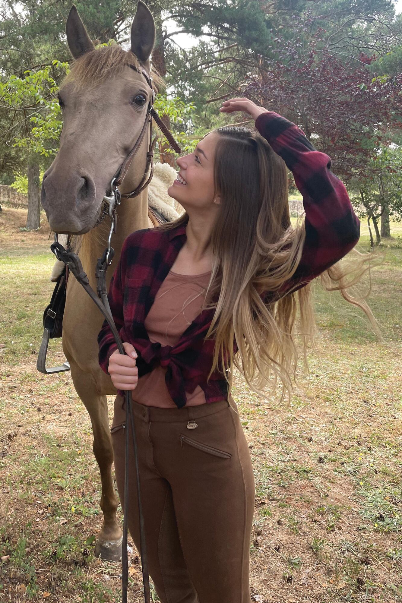 Para interpretar a la reina de los Países Bajos durante su adolescencia, la actriz tuvo que aprender cómo montar a caballo.