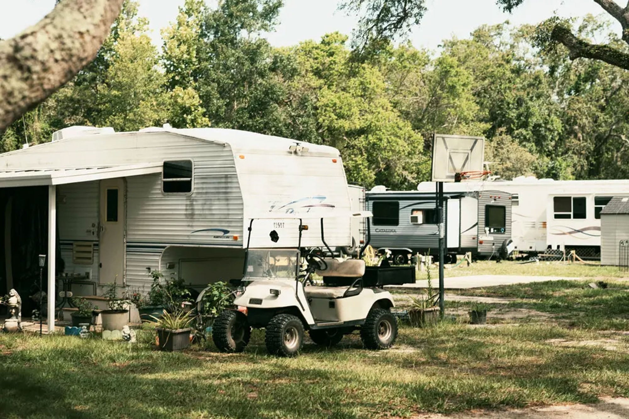 El terreno que vende la familia Gulvin incluye un parque de casas rodantes con 12 alquileres