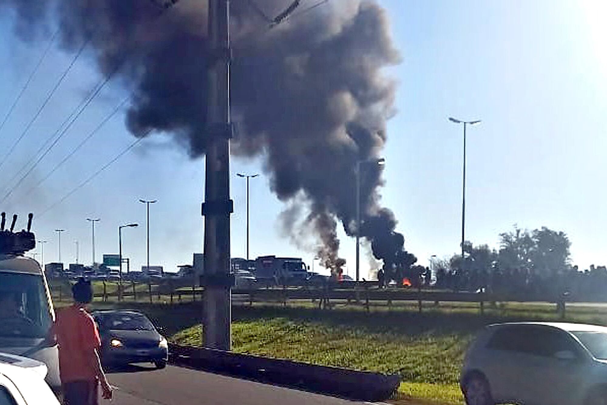 Corte en el Acceso Oeste a la altura de Moreno