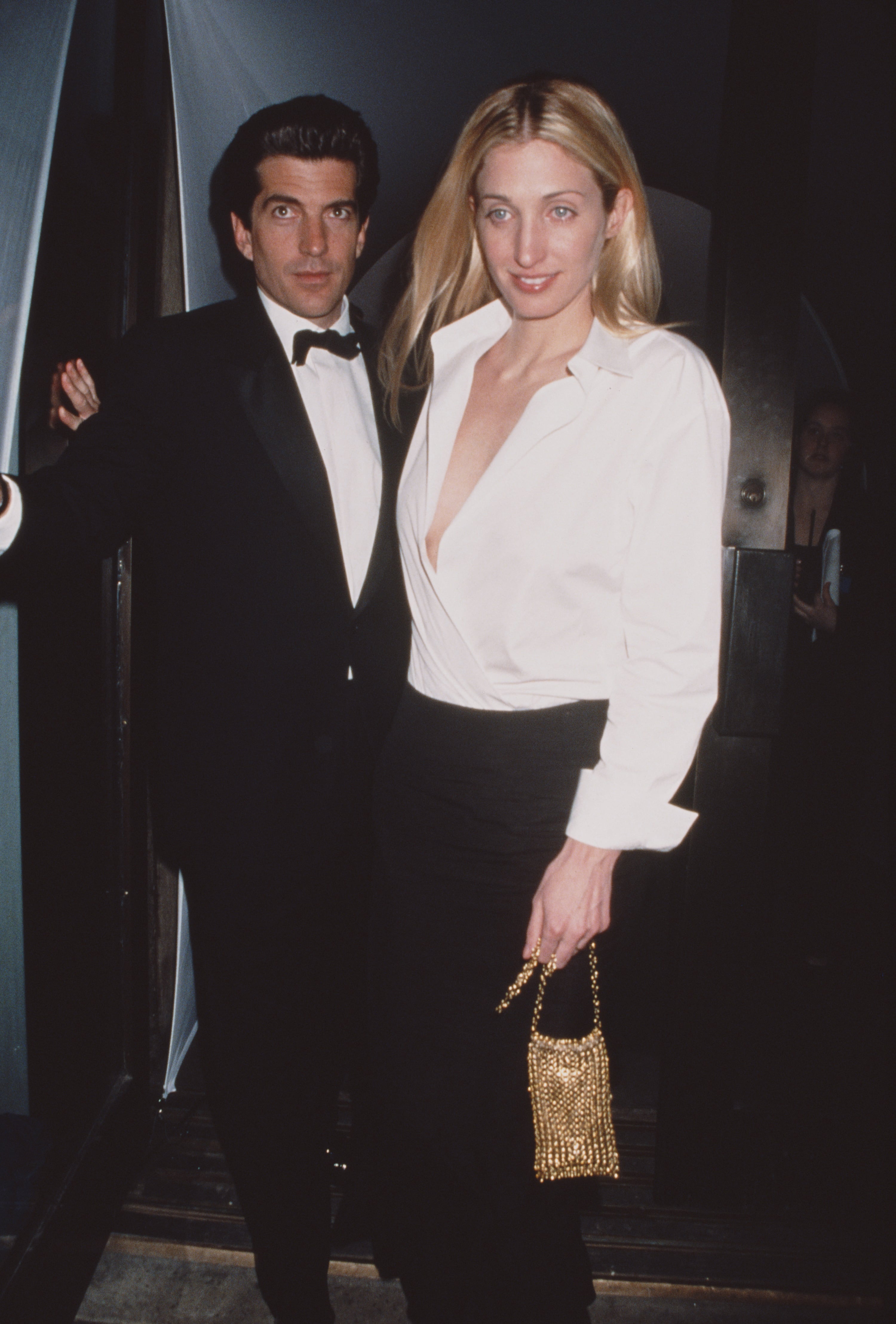 John F. Kennedy Jr. y Carolyn Bessette-Kennedy en 1995 (Photo by Rose Hartman/Getty Images)