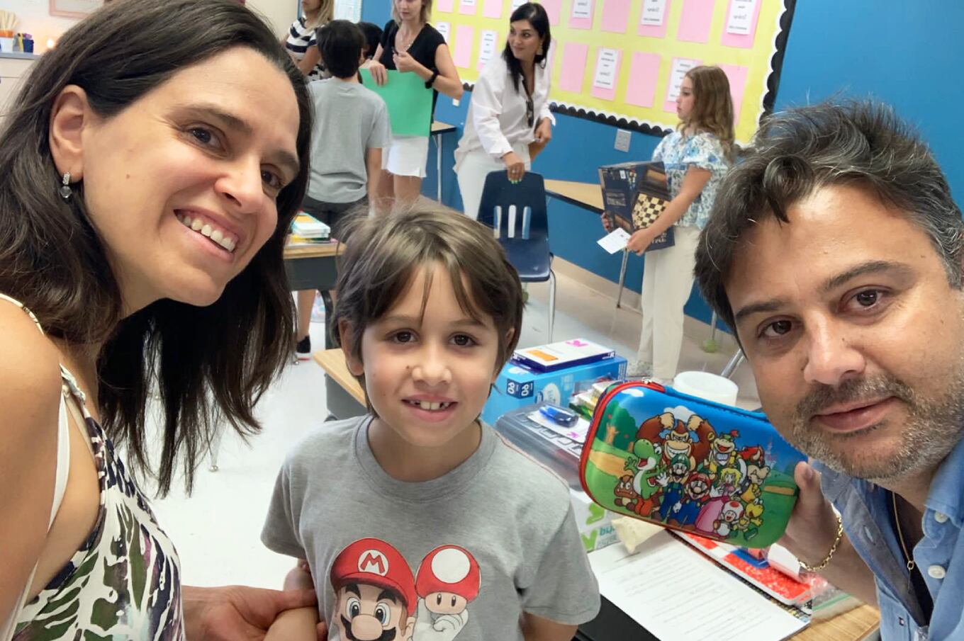 Weston es considerada una de las mejores ciudades para vivir en los Estados Unidos. Según estudios de la compañía de seguridad SafeHome, Weston es la tercera ciudad más segura del país, lo que también la convierte en la más segura de Florida. La región también cuenta con excelentes escuelas, parques y hospitales.