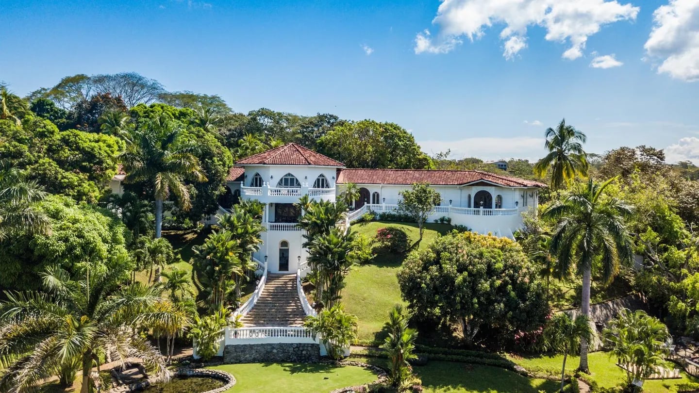 Descubre El Castillo de Esparza, la finca de Costa Rica inspirada en la arquitectura europea que sale a la venta por US$2,45 millones