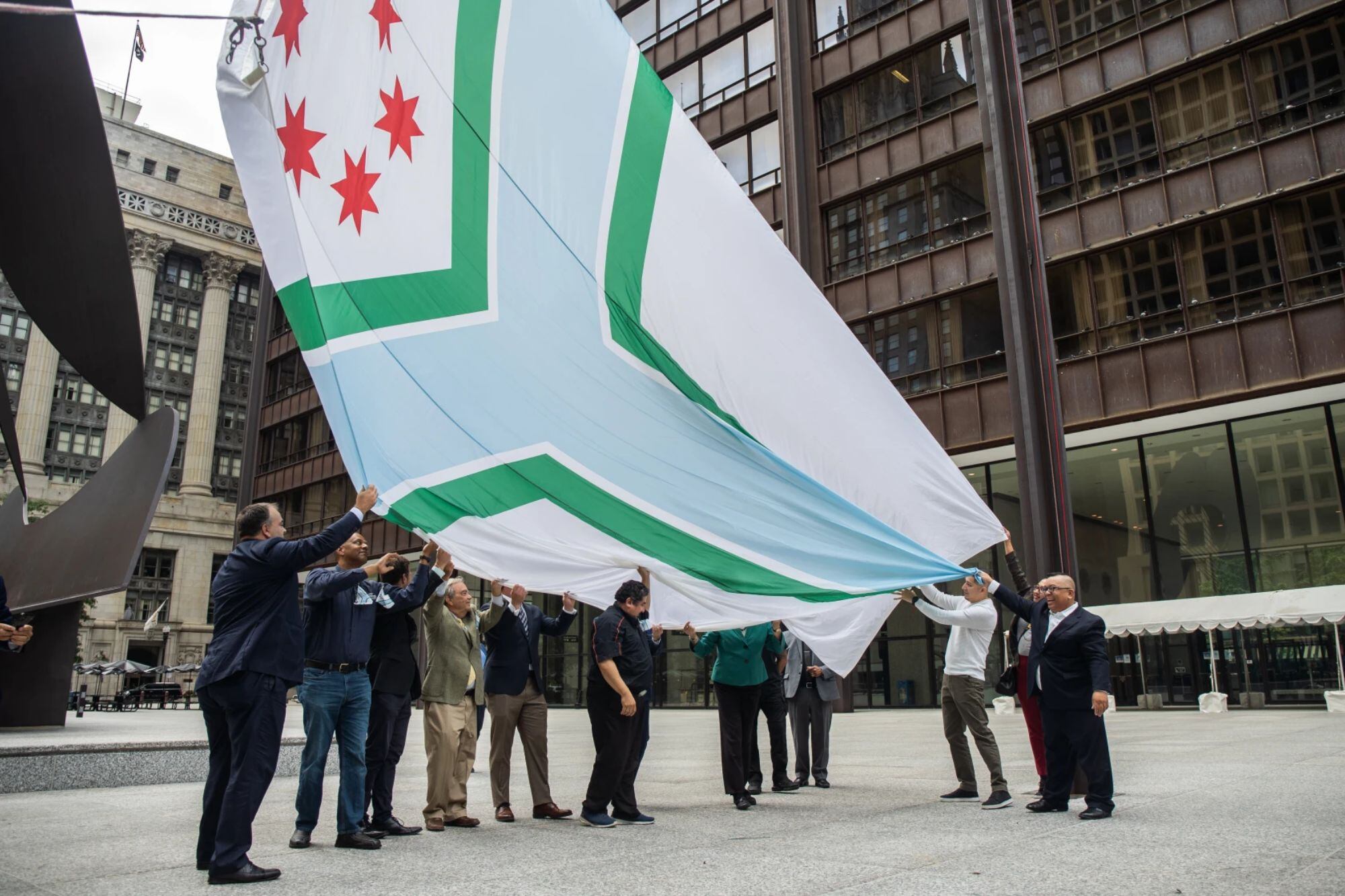 Drew Duffy creó la propuesta ganadora para la nueva bandera del condado de Cook en 2022 (Pat Nabong)