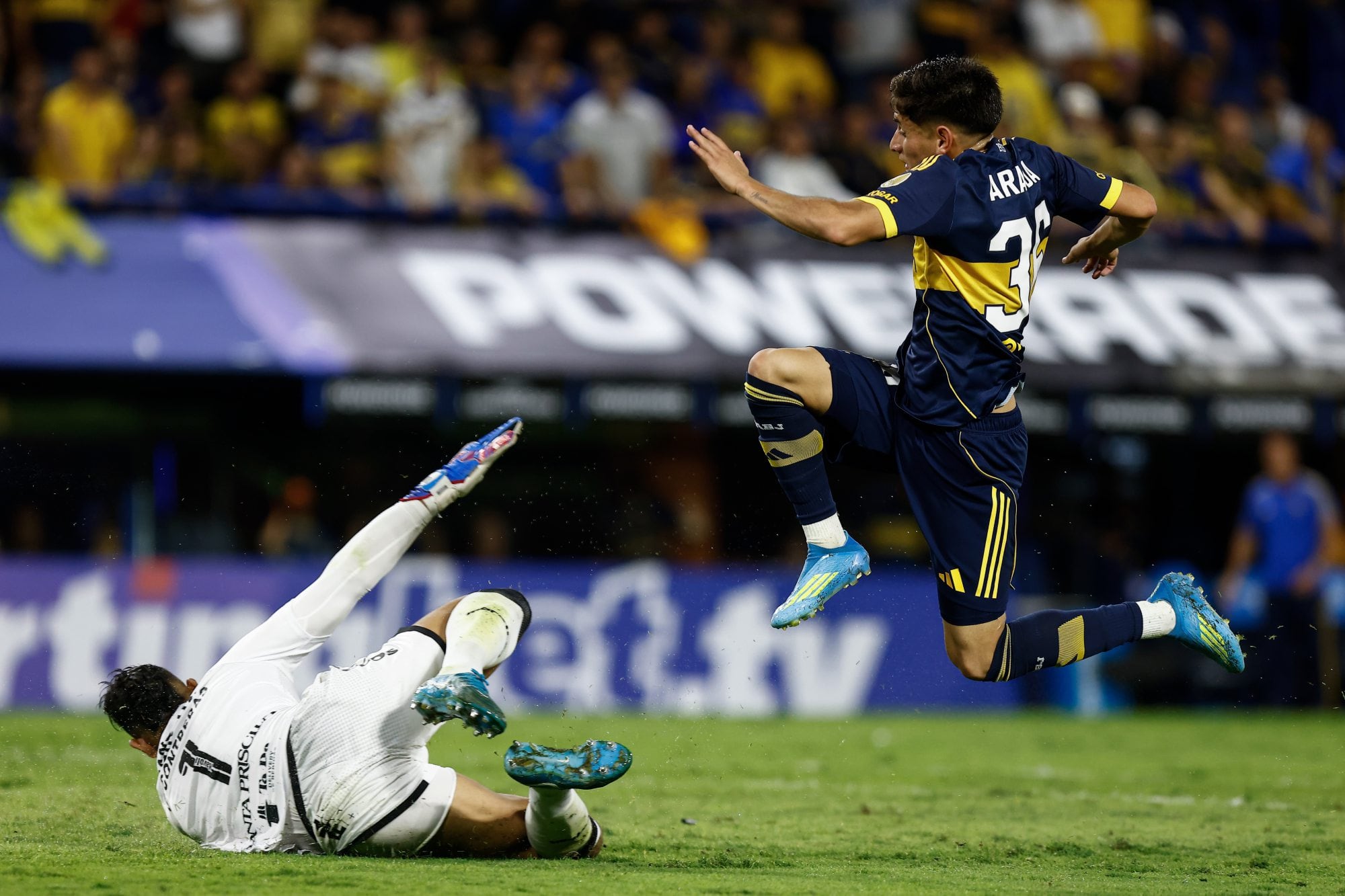 Tomás Aranda no tuvo el nivel de prestaciones recientes, pero llegó a inquietar al arquero José Contreras; Boca sigue creciendo y acumula 12 encuentros sin derrotas.