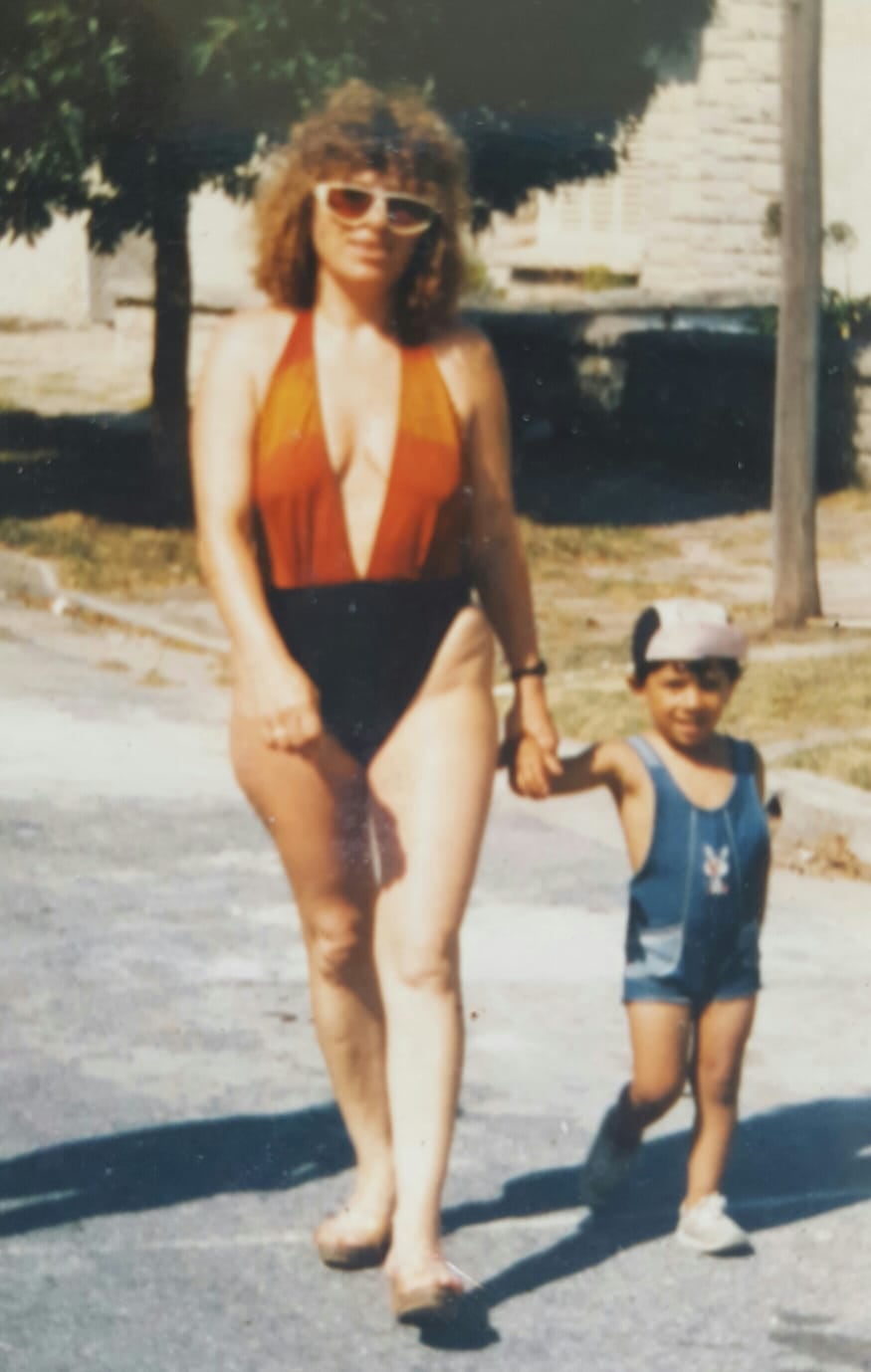 Gabriel recuerda que en su primer cumpleaños que festejaba después de ese agosto de 1985, solo un compañero fue a su cumpleaños (Foto: Gentileza)