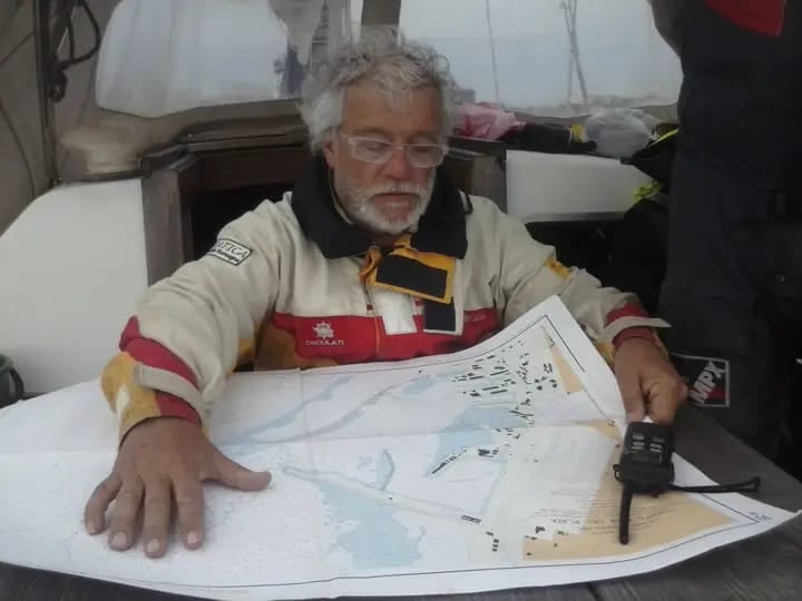 El navegante Ricardo Cufré en uno de sus viajes océanicos.