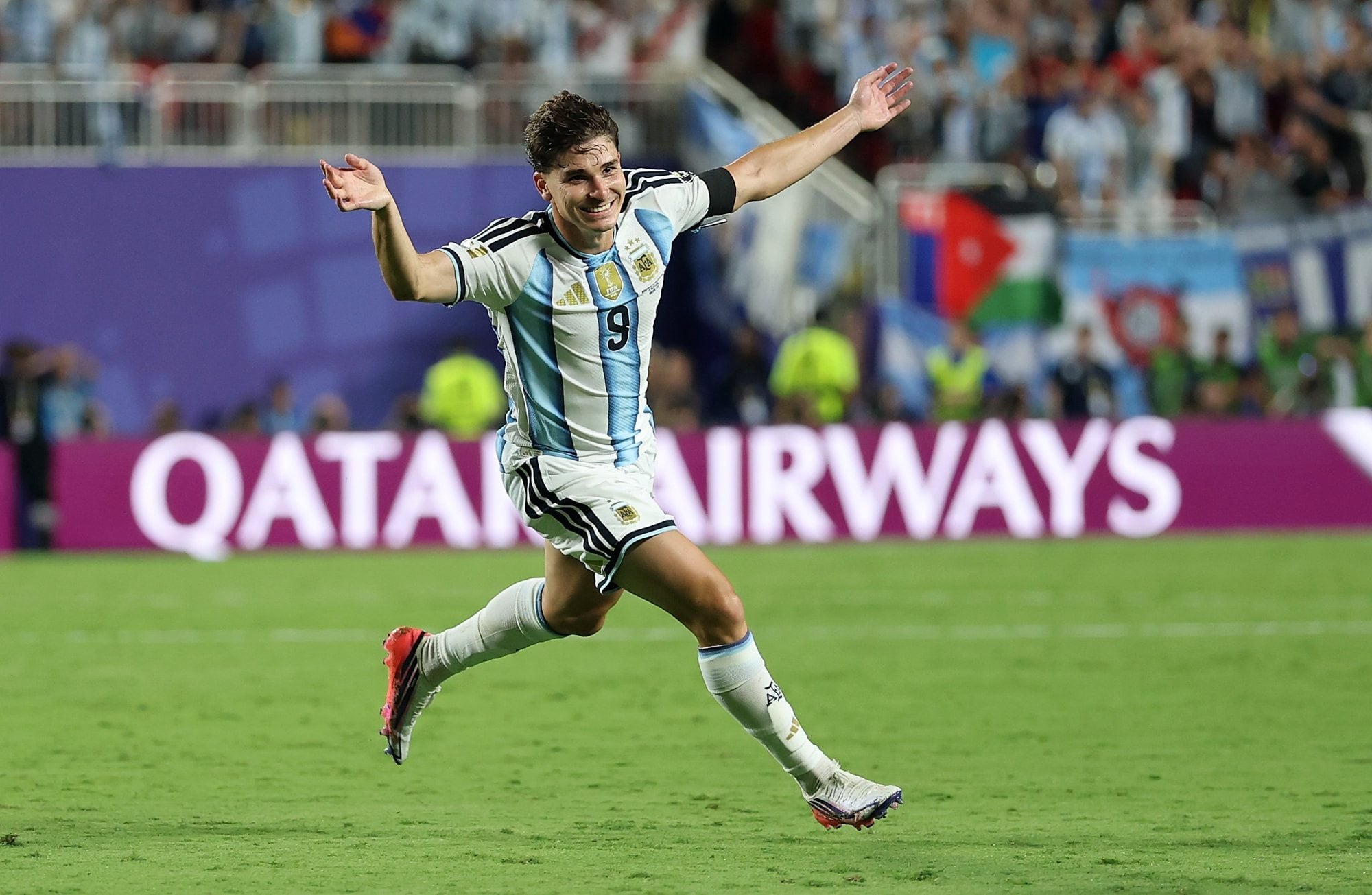 Julián Alvarez sacó a relucir su jerarquía, apareciendo en el tiempo extra con un golazo ante Suiza