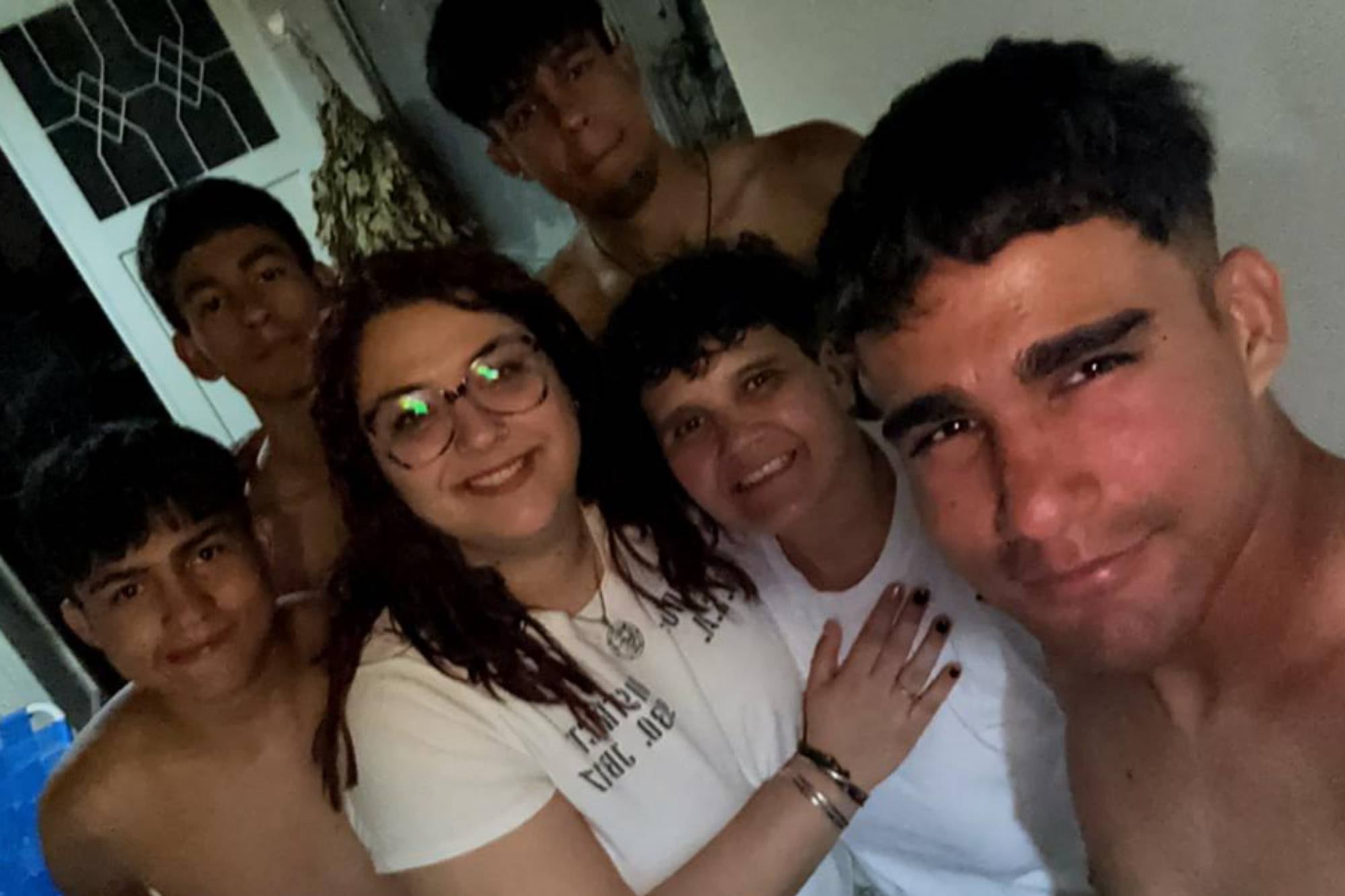 Marisela y Cecilia formaron una gran familia junto con sus hijos Alexis, Gastón, Elizandro y Joaquín