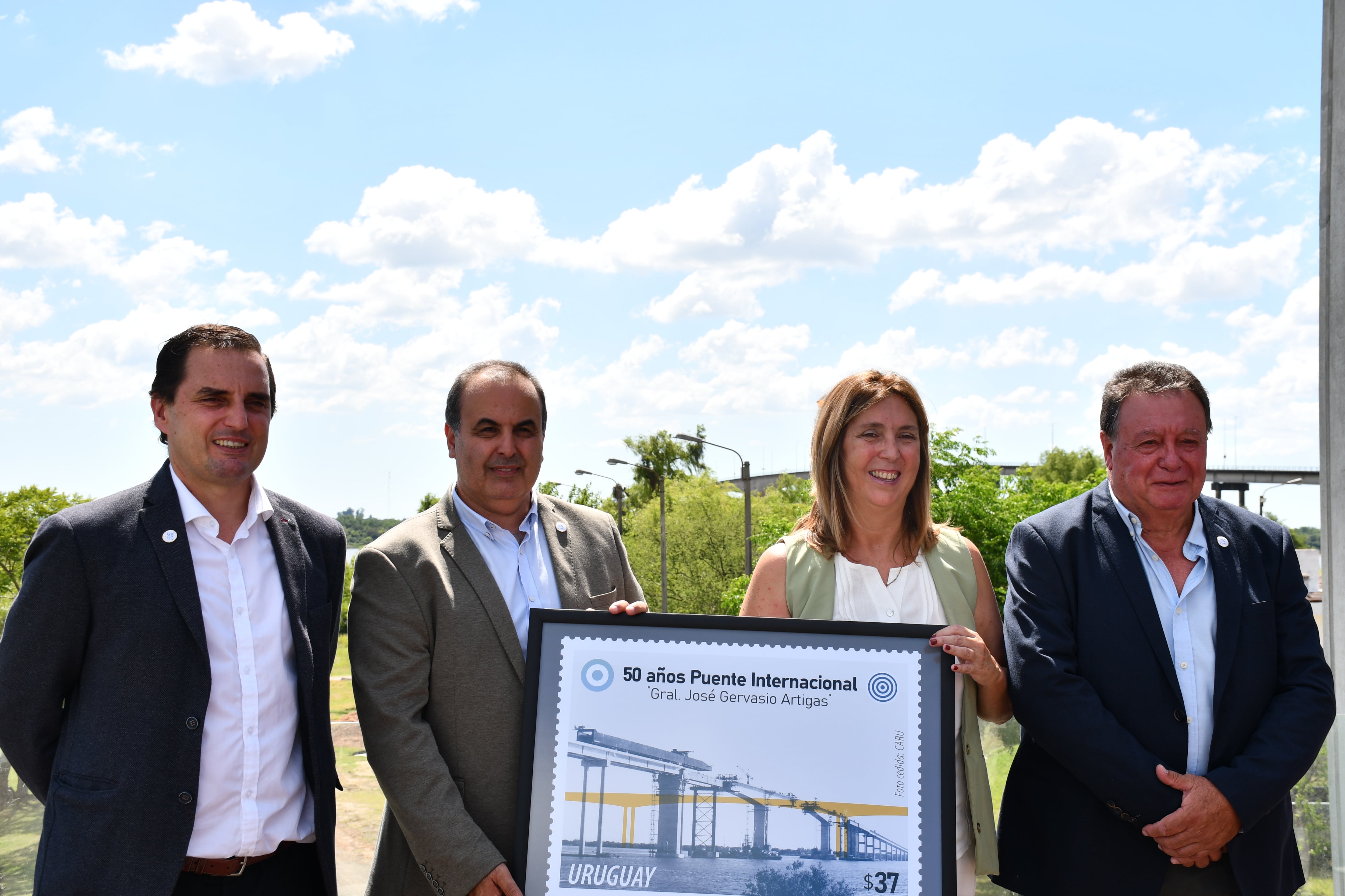 En diciembre, y en medio del malestar por el rechazo a pedidos de fondos, la delegación uruguaya de la CARU participó en soledad del acto por los 50 años del Puente Internacional “General José Gervasio Artigas”