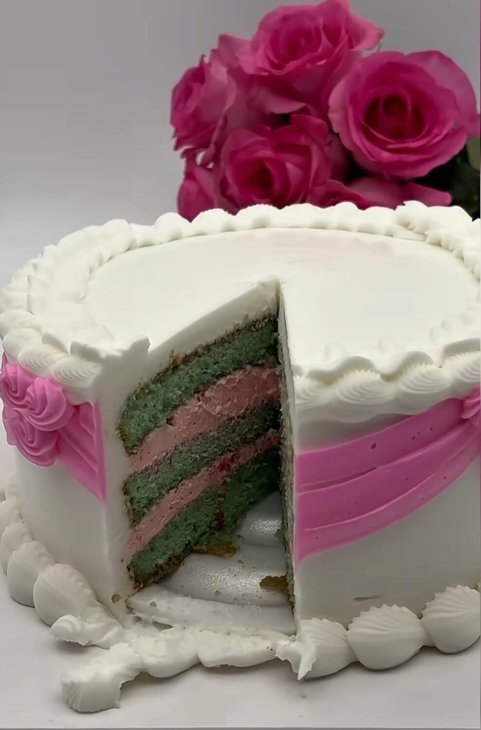 Valencia Bakery lanzó a la venta la Benito Cake tras el furor por el videoclip de Bad Bunny