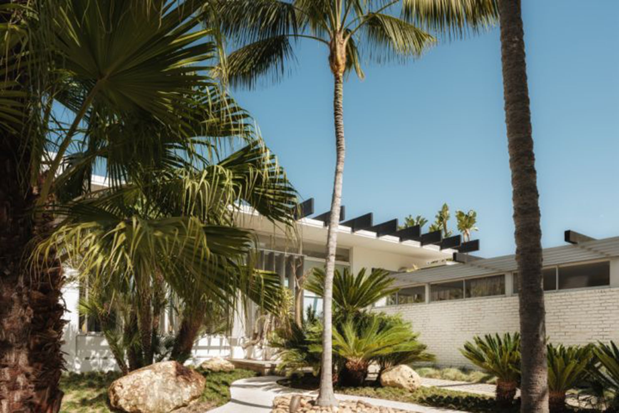 El ex marido de una famosa cantante fue el agente inmobiliario que vendió la única casa del arquitecto Niemeyer en EE. UU.