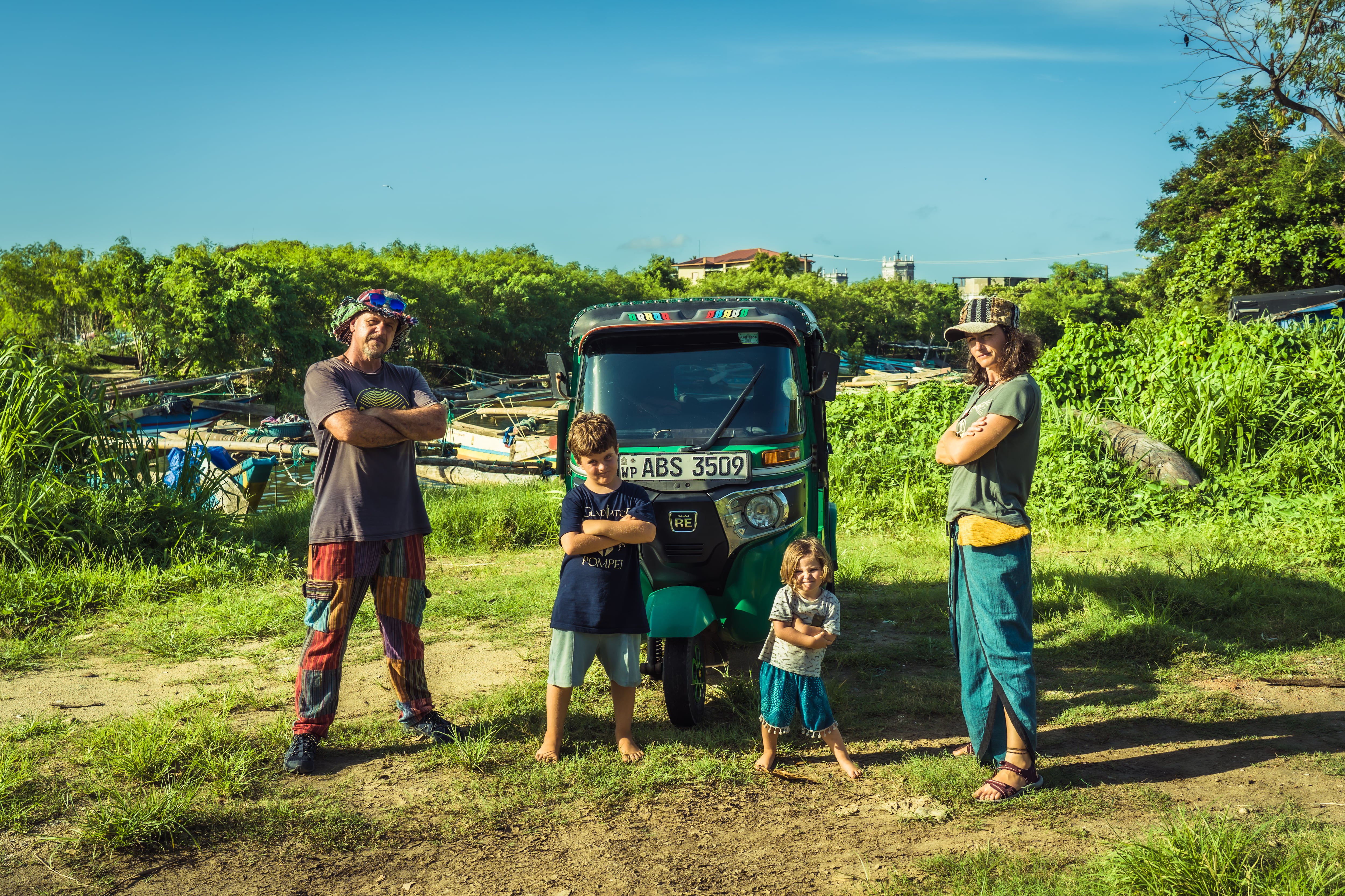 Rubén, Lucía y su familia en Vietnam