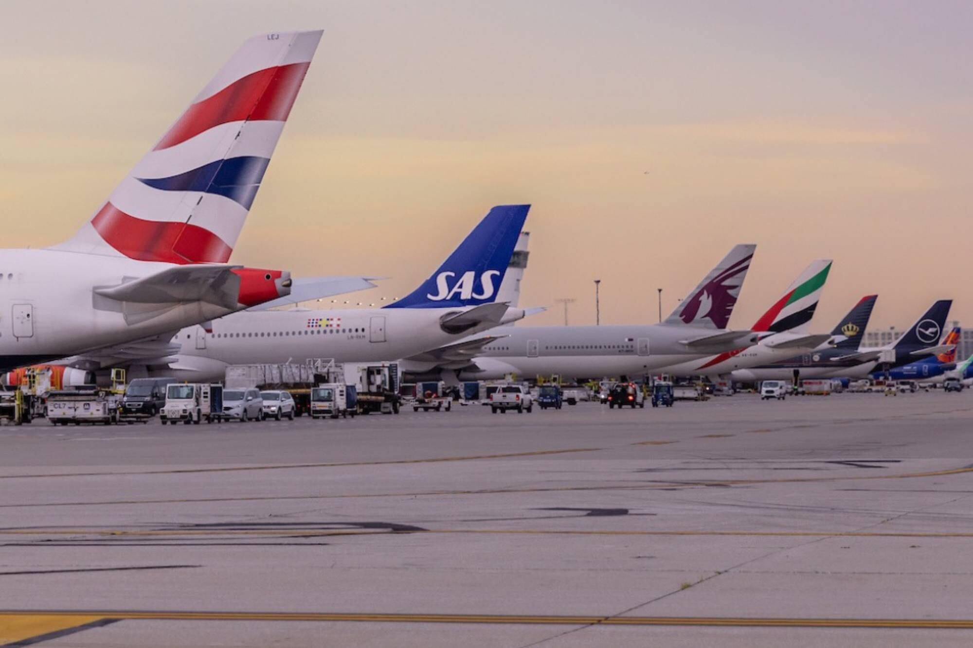 La instalación aeroportuaria de Illinois proporcionó conexiones potenciales a 214 destinos nacionales durante el día de mayor actividad aérea del año